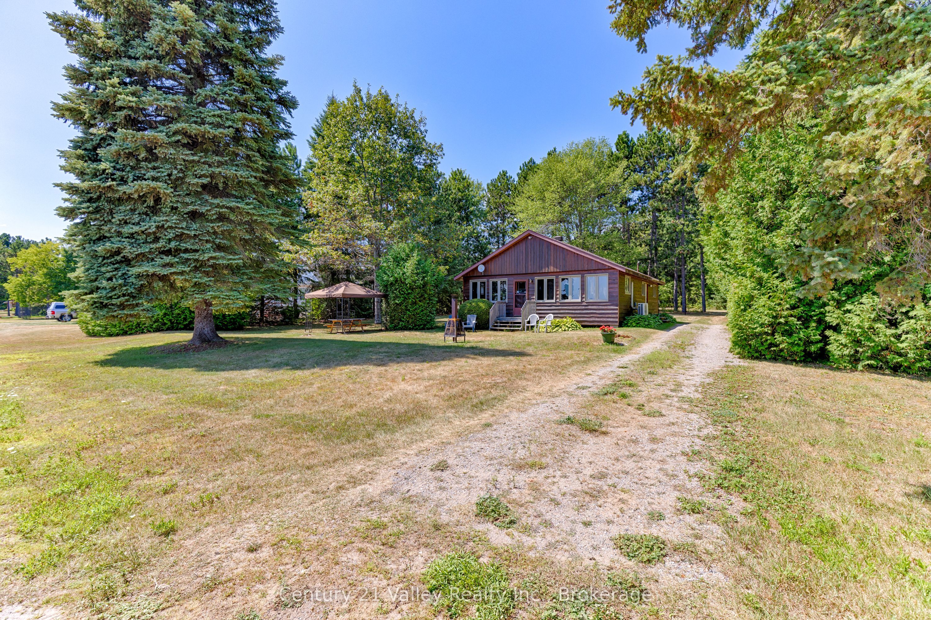 1077 Lake Clear Road, Bonnechere Valley, ON K0J 1T0 photo 5