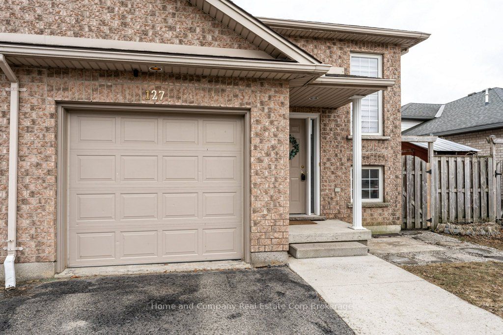 127 Walsh Crescent, Stratford, ON N5A 7X7 photo 3