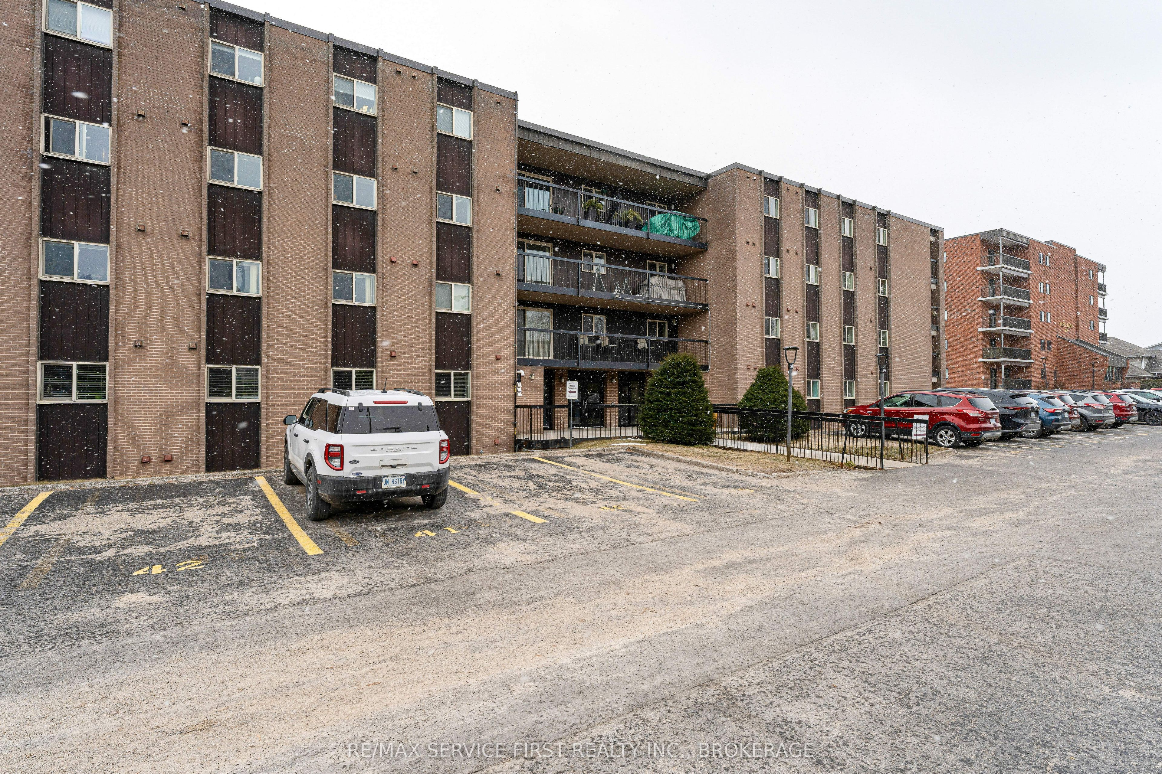 610 William Street S 301, Gananoque, ON K7G 3A4