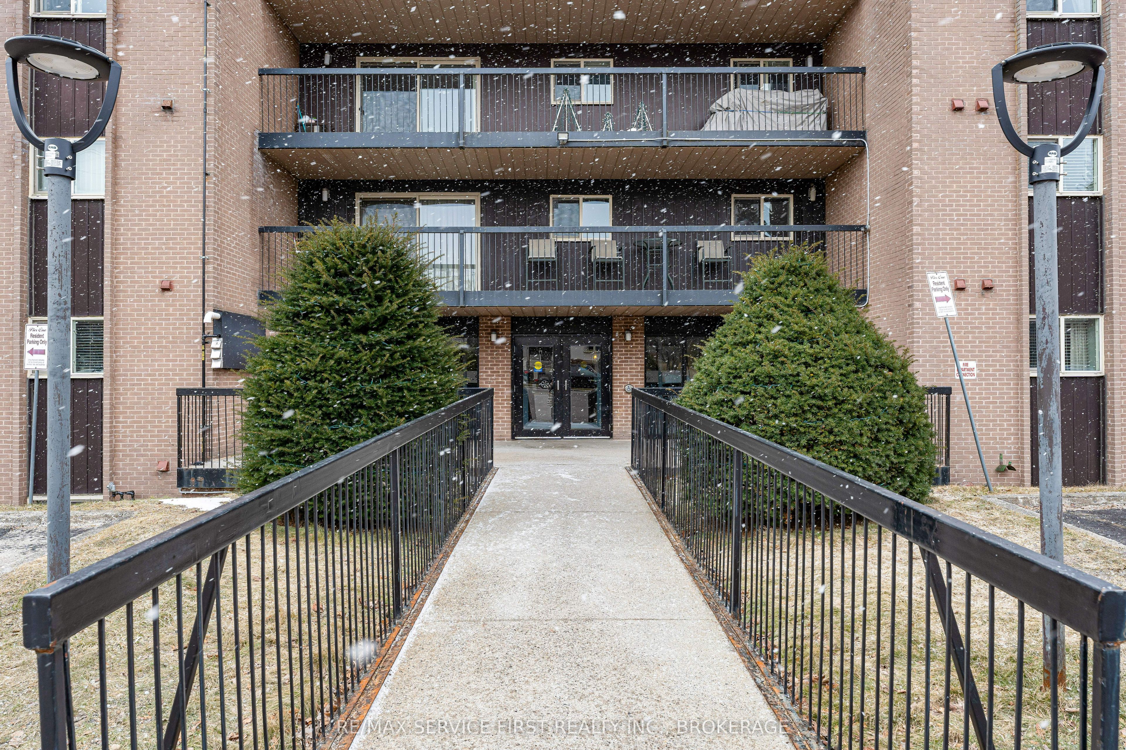 610 William Street S 301, Gananoque, ON K7G 3A4 photo 2