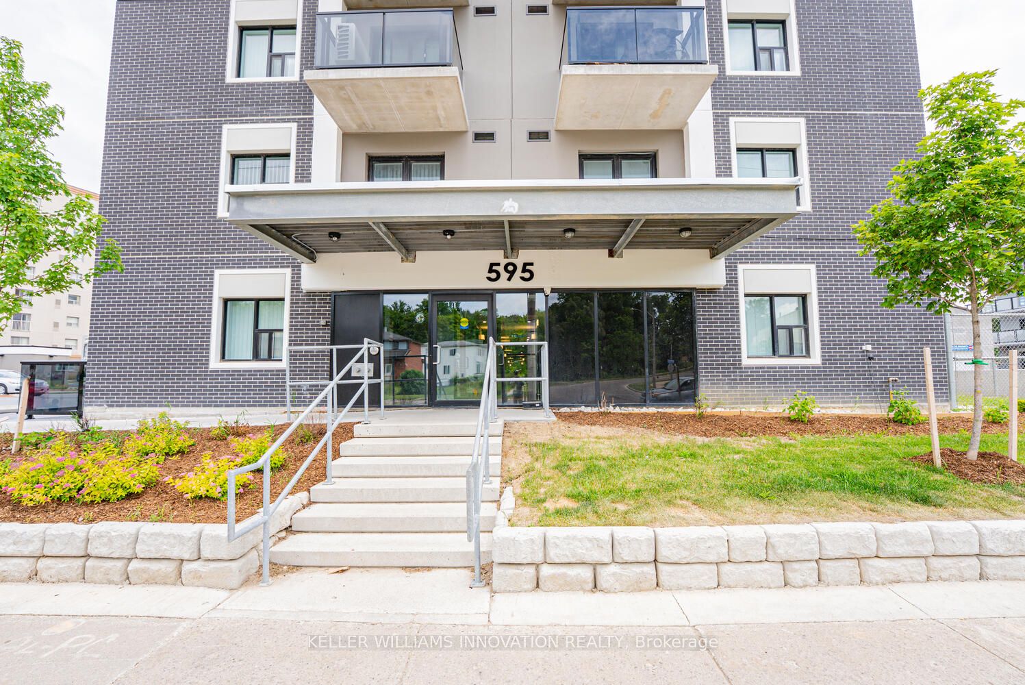 595 Strasburg Road 412, Kitchener, ON N2E 4J1 photo 2