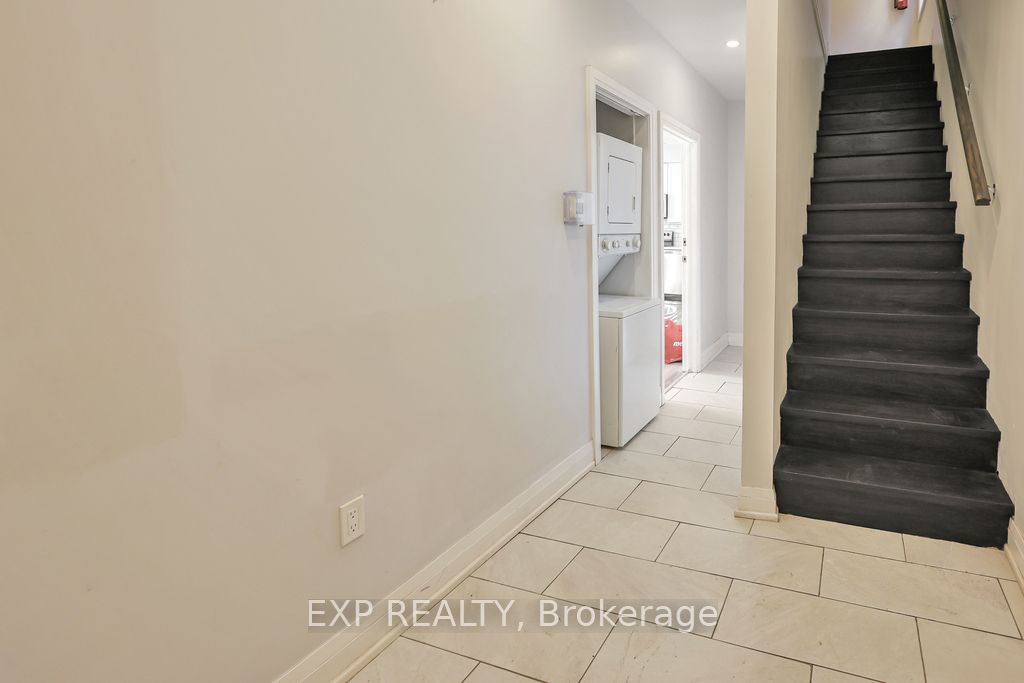1 Madison Avenue, Hamilton, ON L8L 5Y2 photo 4