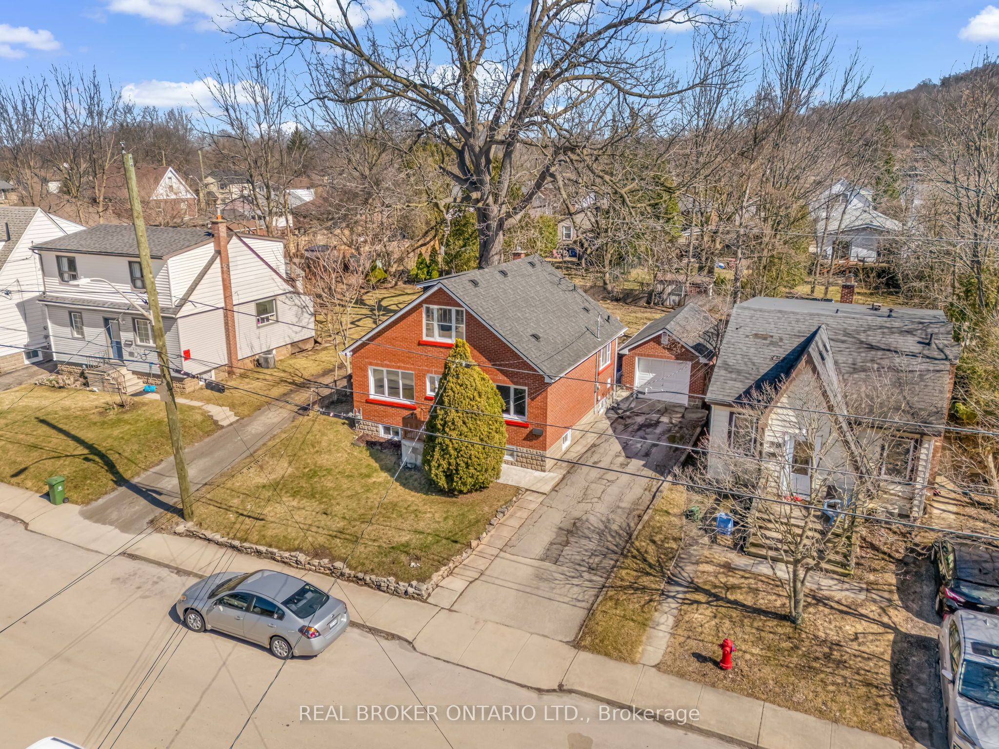 23 Clifford Street, Hamilton, ON L8S 2Z7