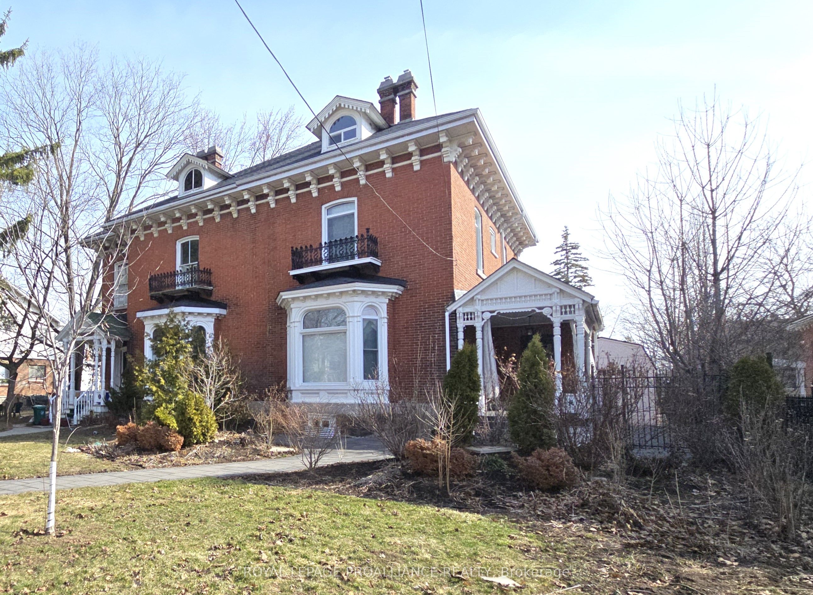 219 Charles Street, Belleville, ON K8N 3M3 photo 2