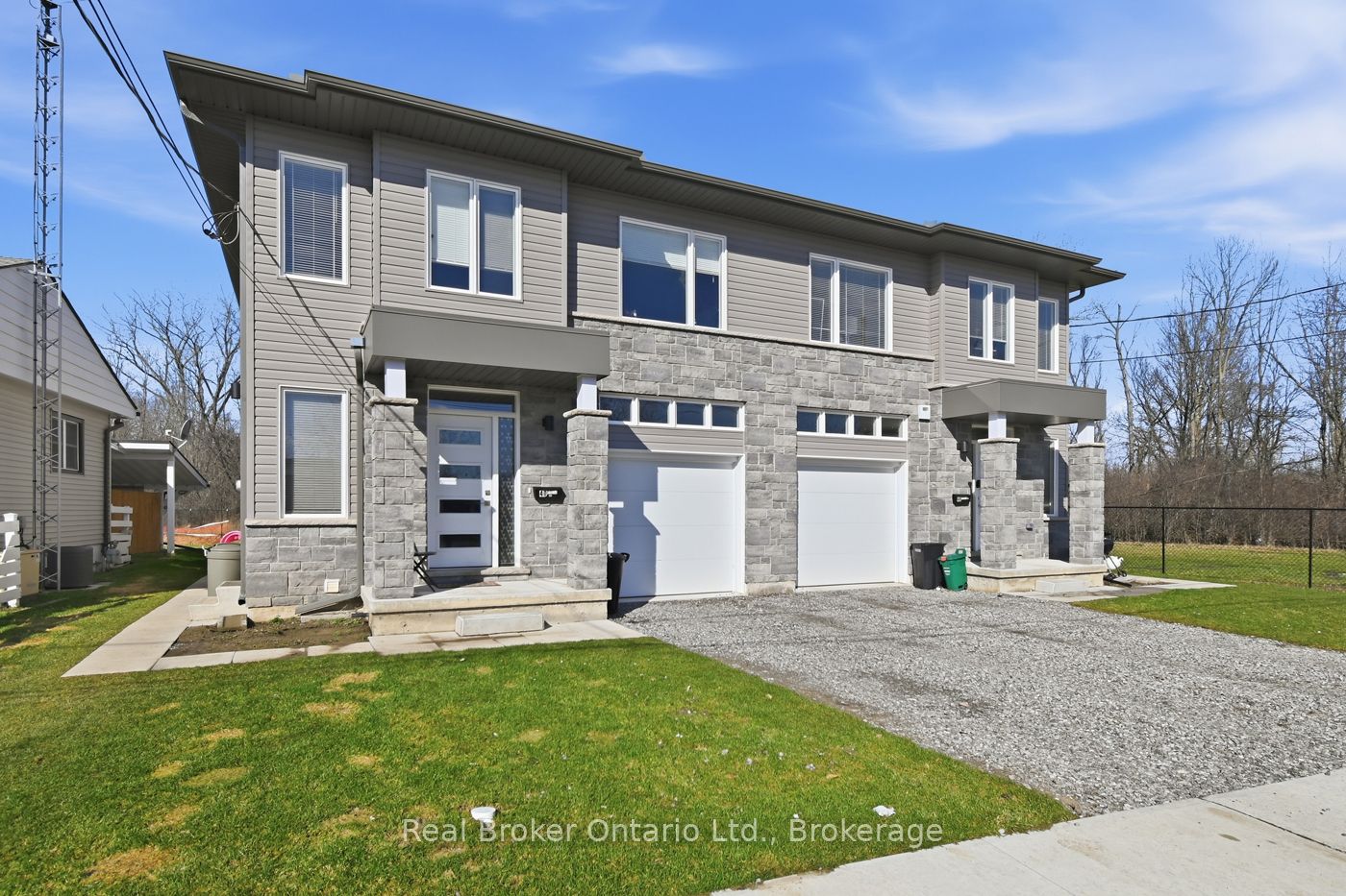 40 Pietz Avenue, Welland, ON L3C 1Z5