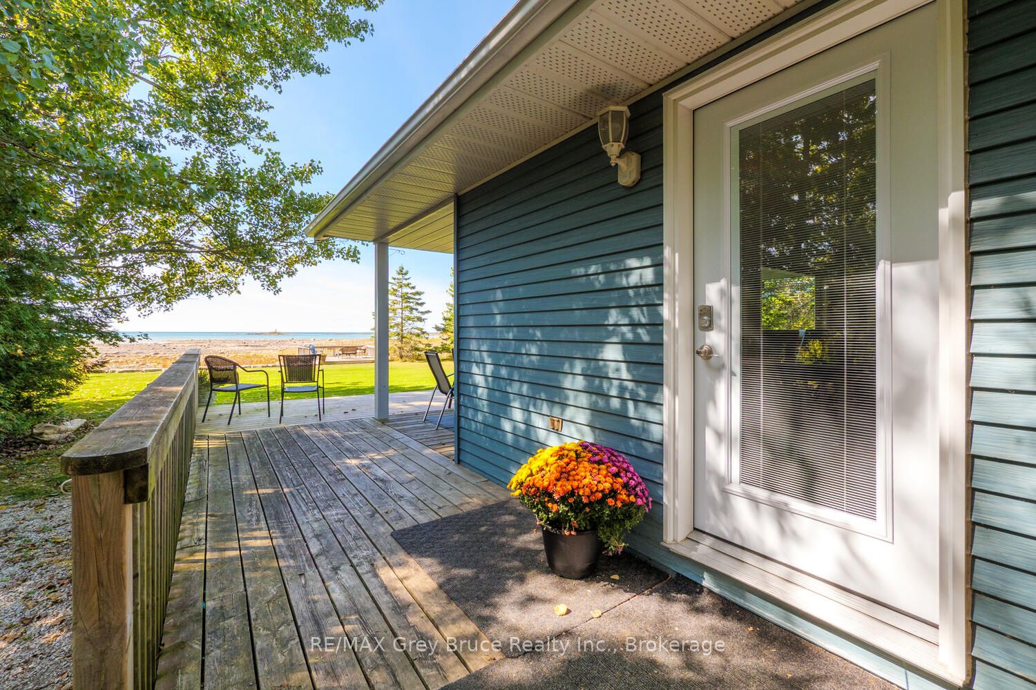1208 Sunset Drive, South Bruce Peninsula, ON N0H 2T0 photo 4