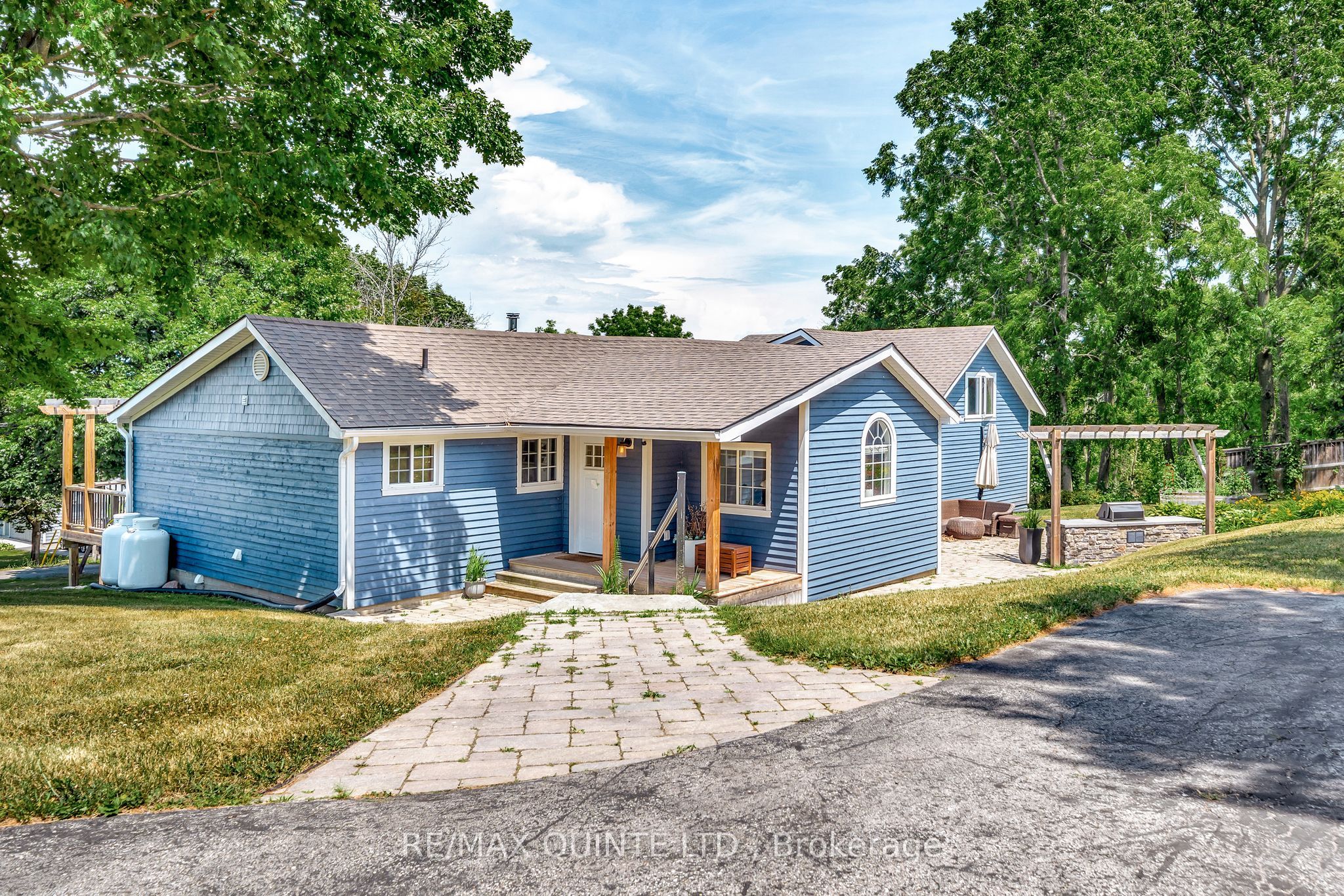 14 Eastern Avenue, Prince Edward County, ON K8N 4Z1