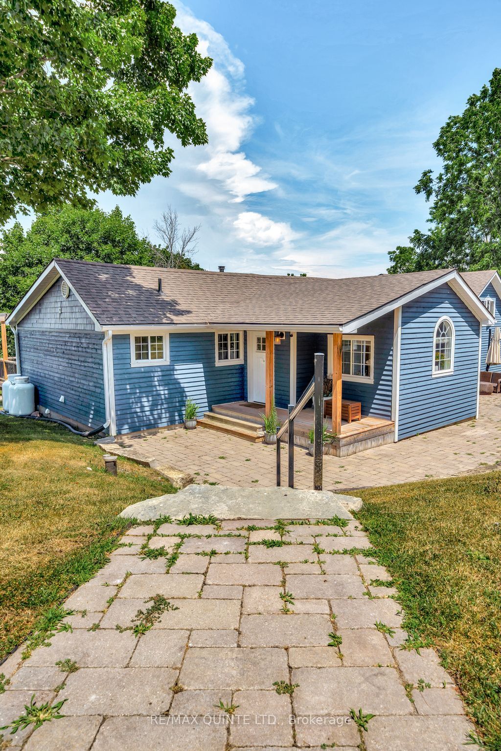 14 Eastern Avenue, Prince Edward County, ON K8N 4Z1 photo 3