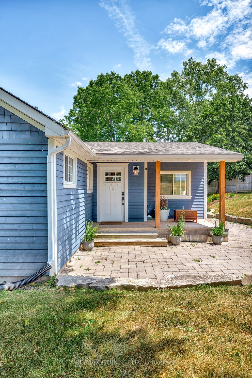 14 Eastern Avenue, Prince Edward County, ON K8N 4Z1 photo 4