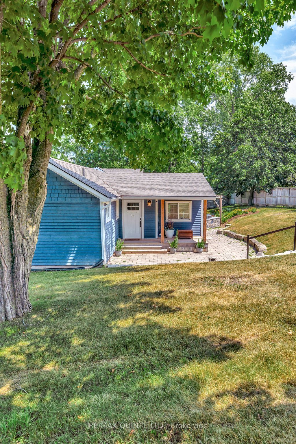 14 Eastern Avenue, Prince Edward County, ON K8N 4Z1 photo 5