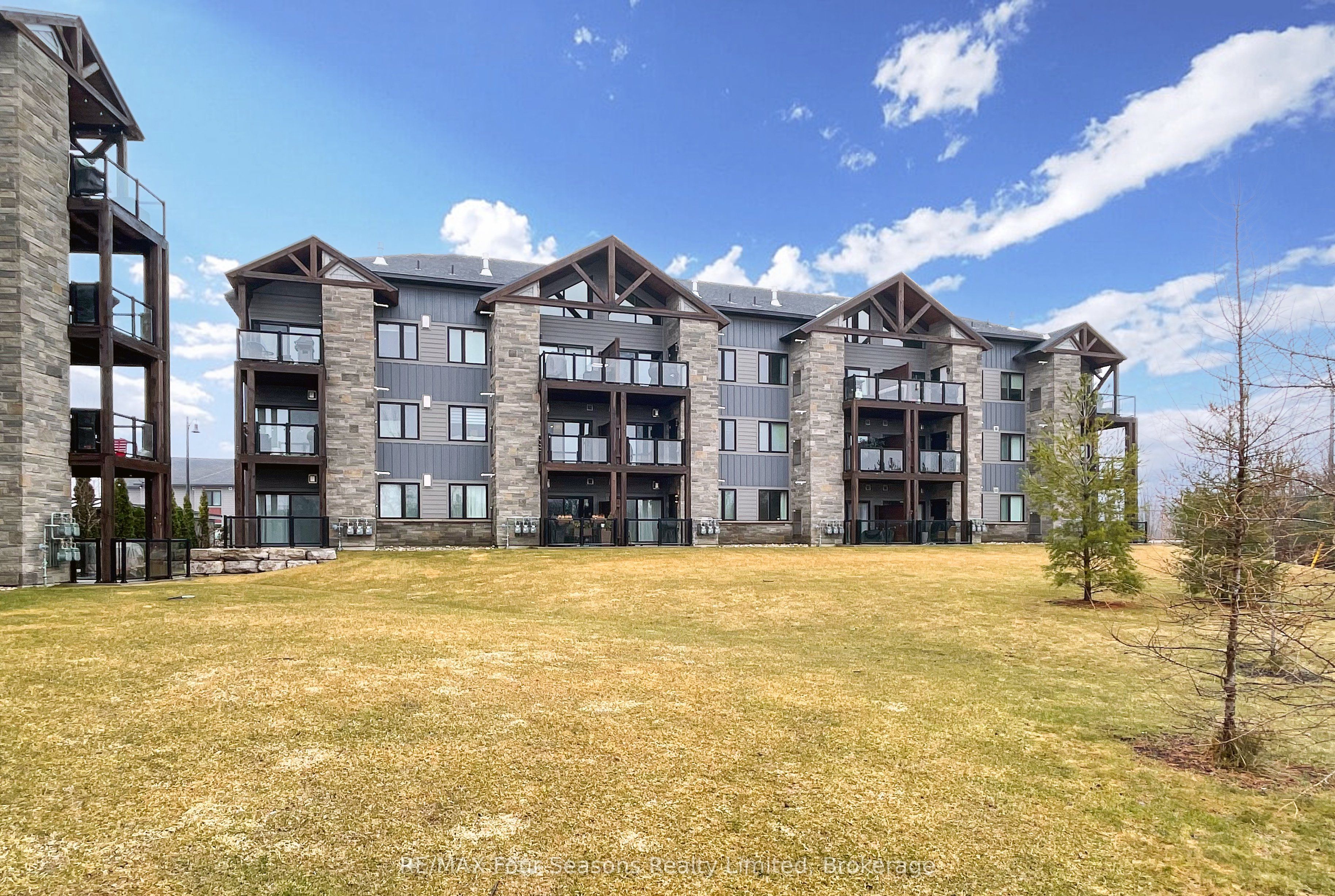 12 BEAUSOLEIL Lane 107, Blue Mountains, ON L9Y 2X5 photo 3
