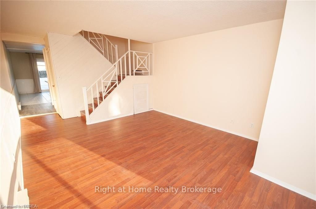 8646 Willoughby Drive 6, Niagara Falls, ON L2G 6X7 photo 3