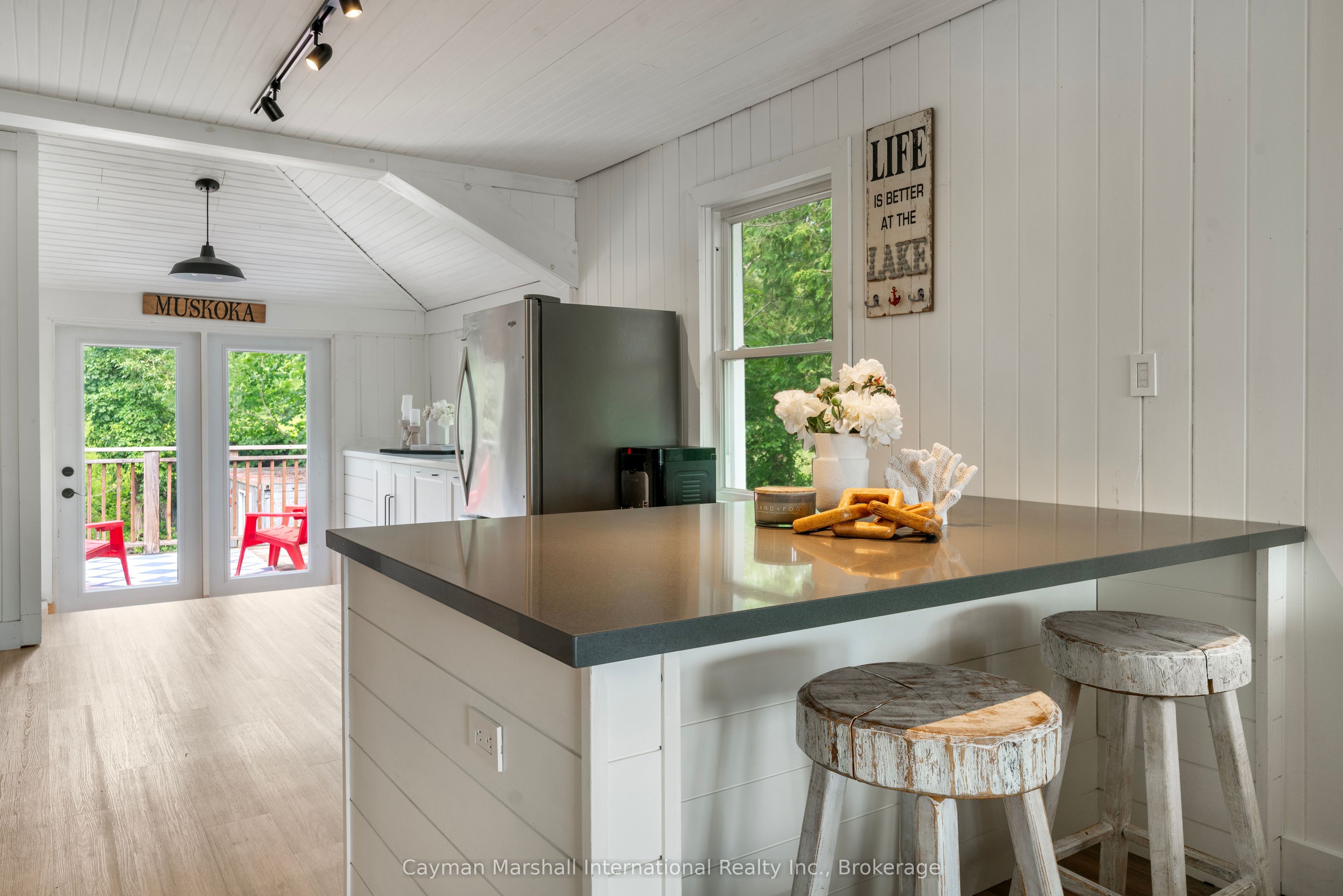 1106 Beaumaris Road, Muskoka Lakes, ON P1L 0M8 photo 4