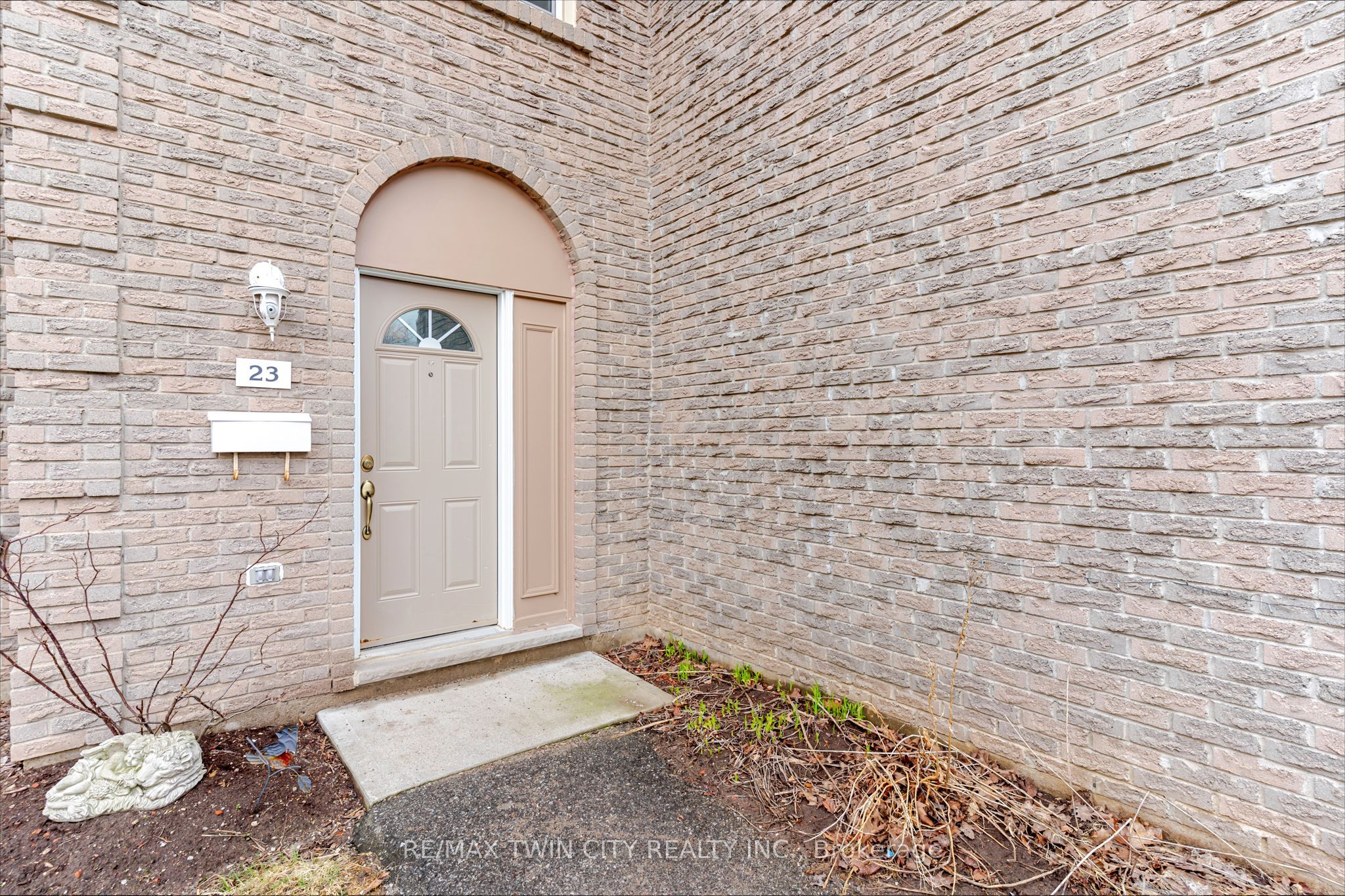 25 Upper Canada Drive 23, Kitchener, ON N2P 1G2 photo 3