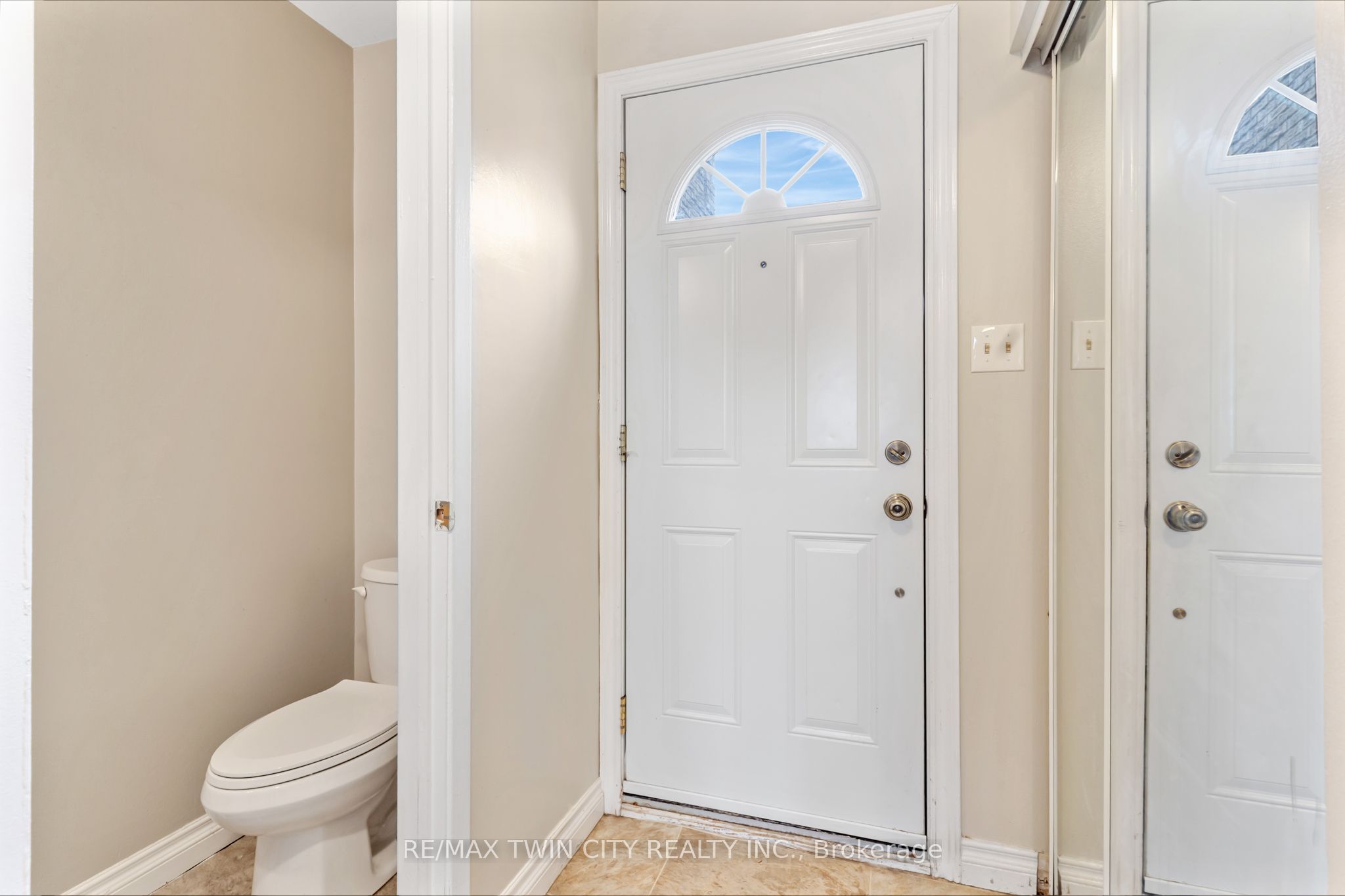 25 Upper Canada Drive 23, Kitchener, ON N2P 1G2 photo 4