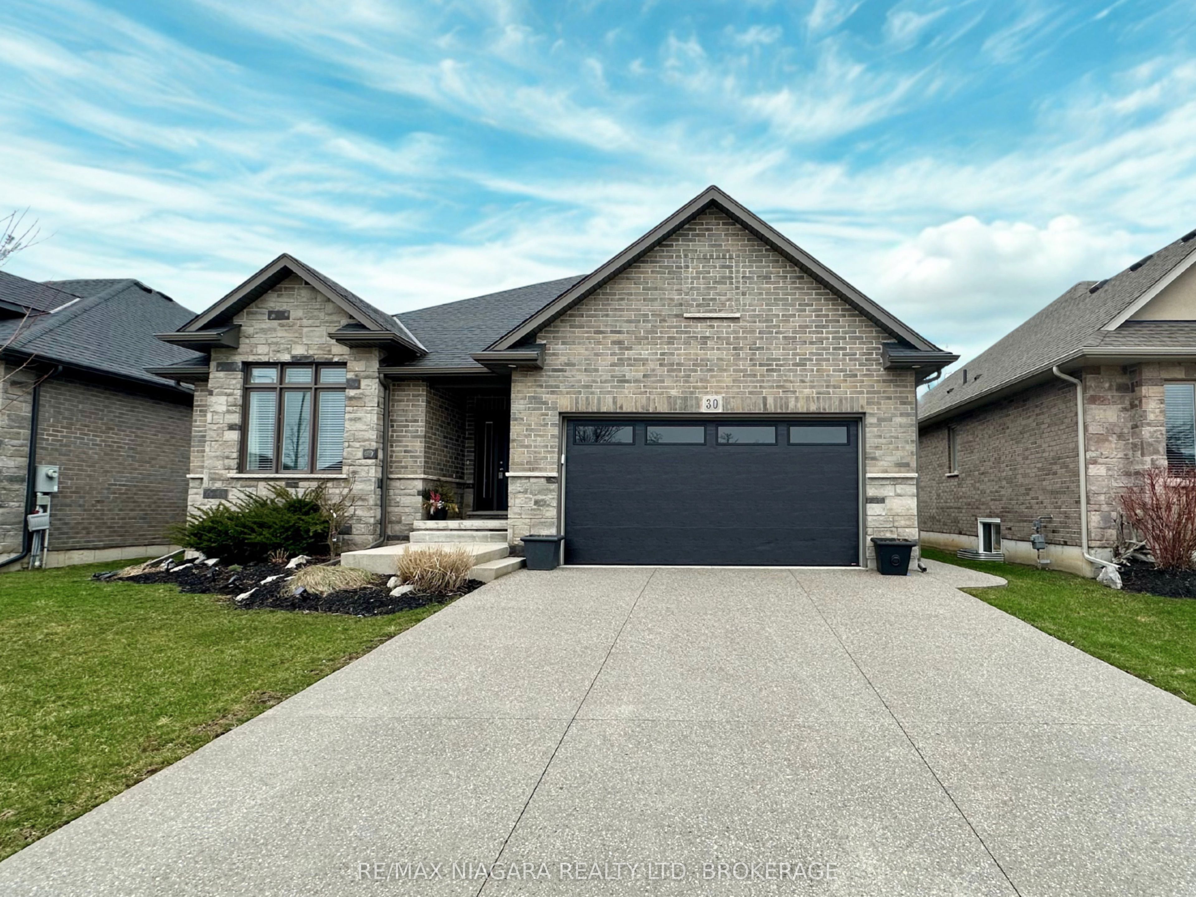 30 Renfield Street, Port Colborne, ON L3K 0A7 photo 2
