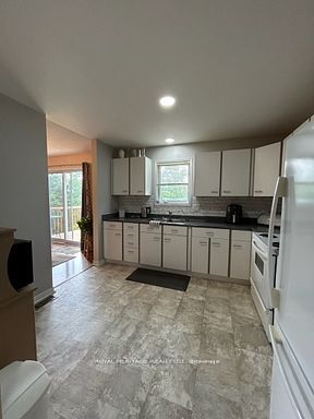 12 Juniper Court, Kawartha Lakes, ON K0M 1A0 photo 2