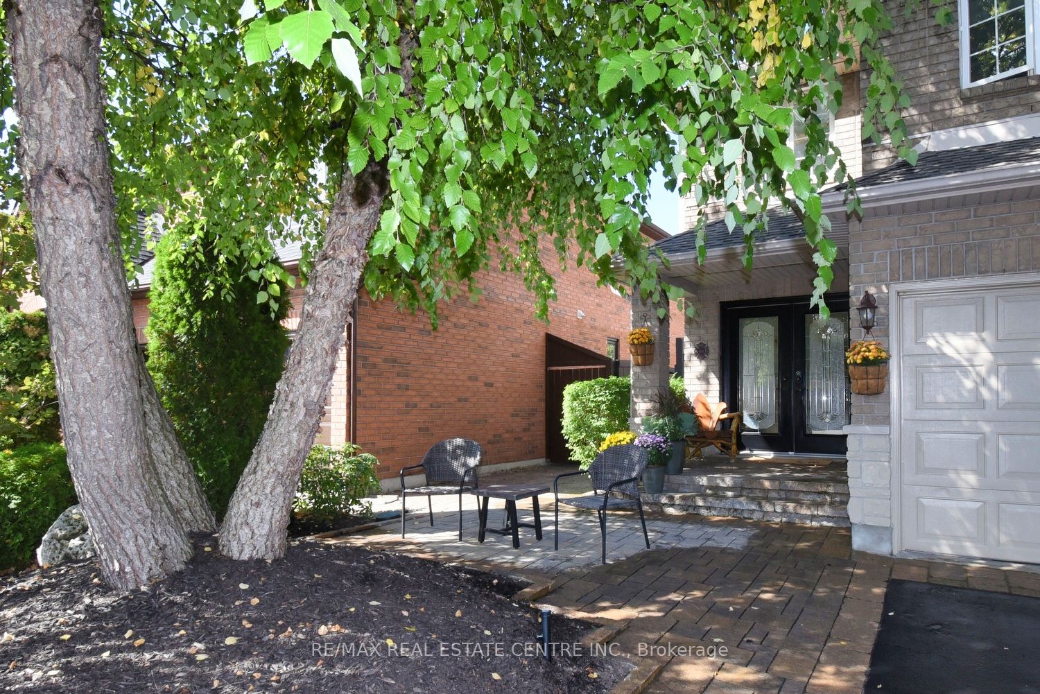 35 Eringate Drive, Hamilton, ON L8J 3Y4 photo 2
