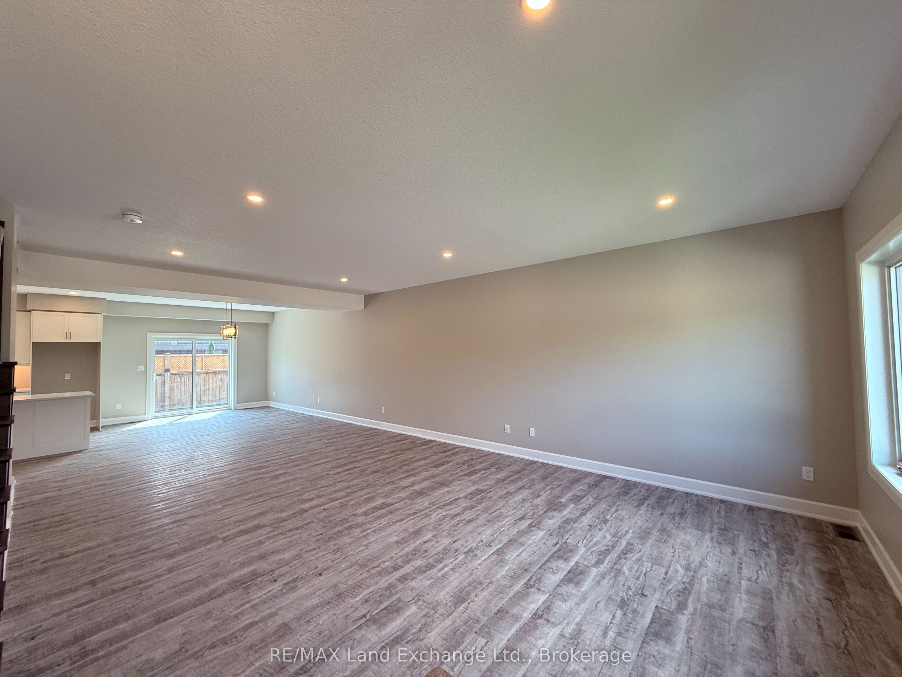 8 GOLF LINKS Road Unit 2, Kincardine, ON N2Z 0G1 photo 3