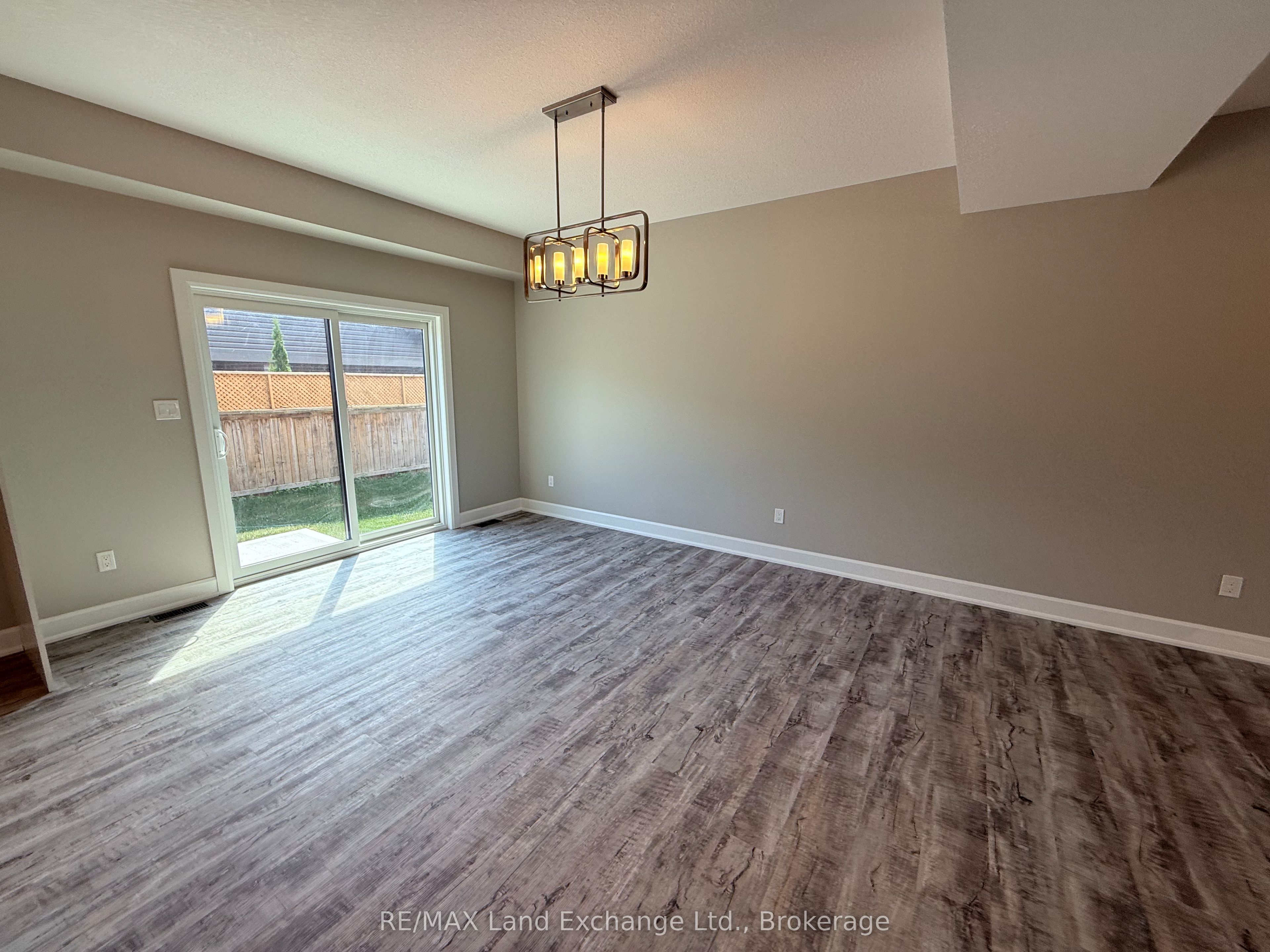 8 GOLF LINKS Road Unit 2, Kincardine, ON N2Z 0G1 photo 4
