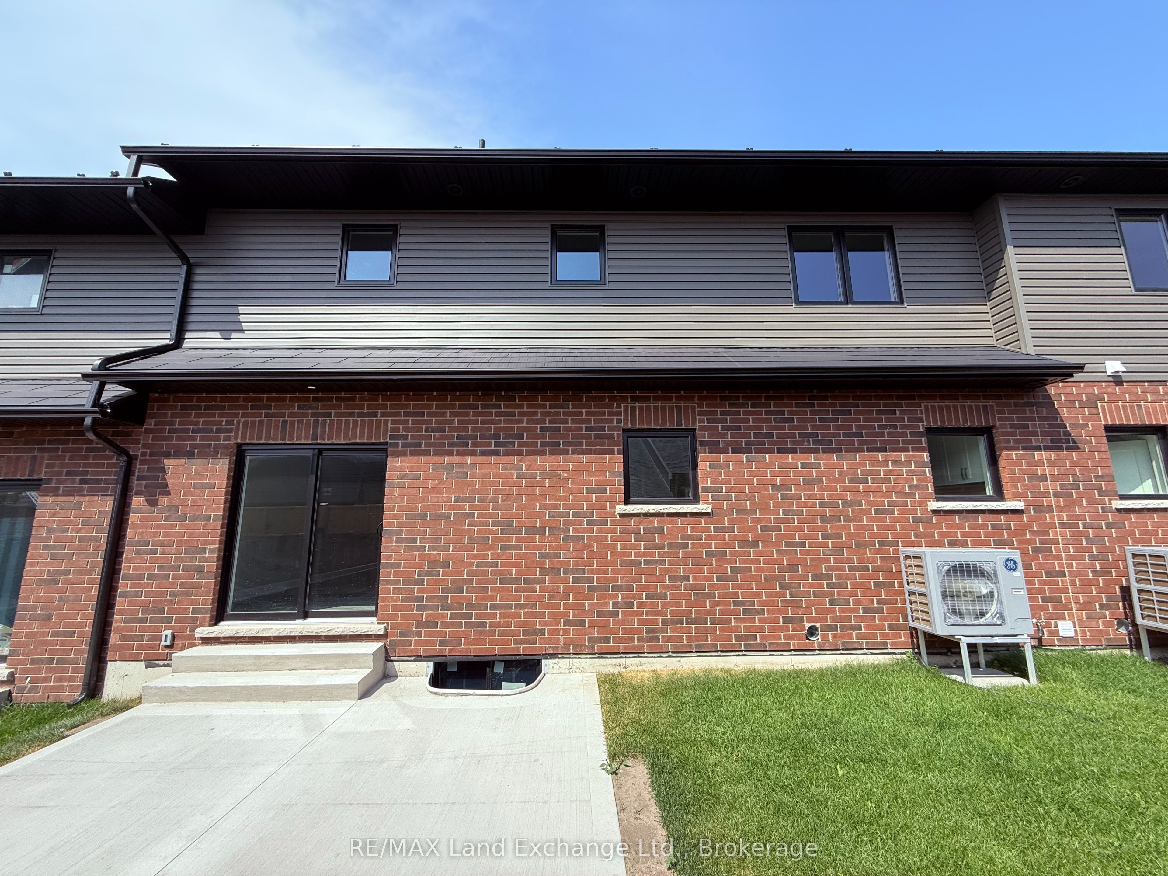 8 GOLF LINKS Road Unit 3, Kincardine, ON N2Z 0G1 photo 2