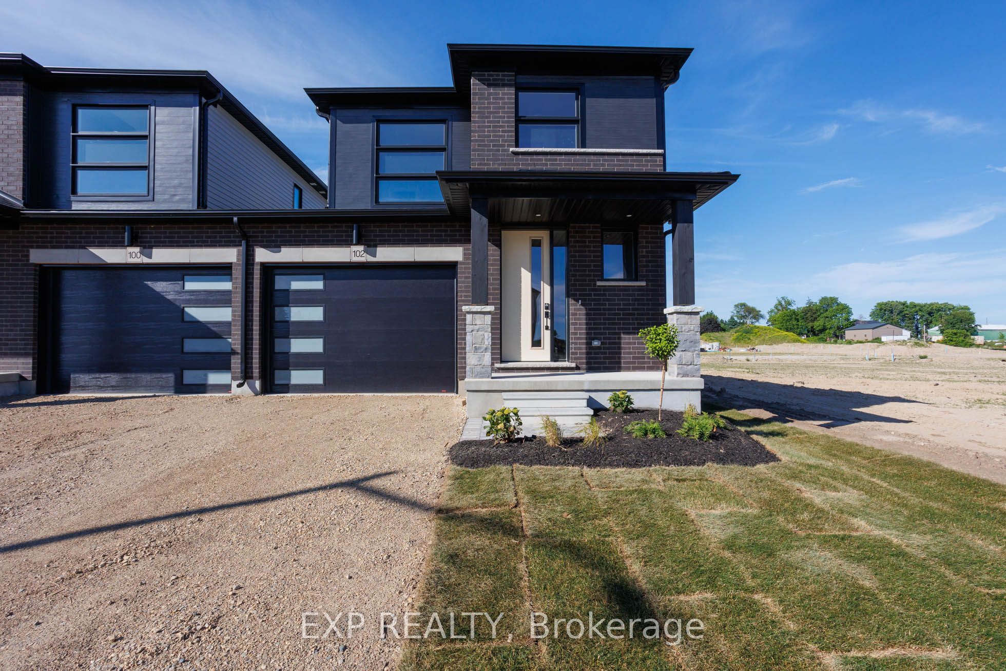 102 Thackeray Way, Minto, ON N0G 1Z0