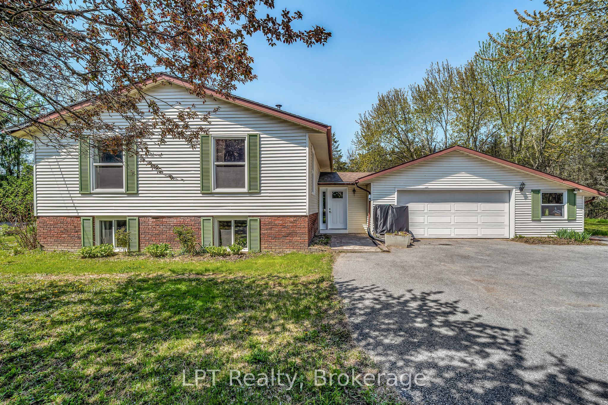 1207 County Rd 9 Street, Greater Napanee, ON K7R 3K8 photo 2