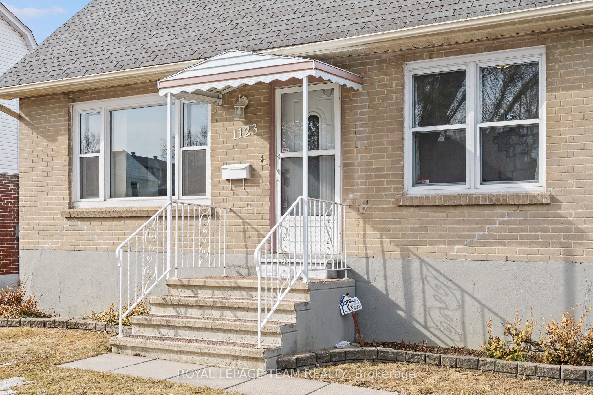 1123 Secord Avenue, Billings Bridge - Riverside Park and Area, ON K1H 8C9 photo 3