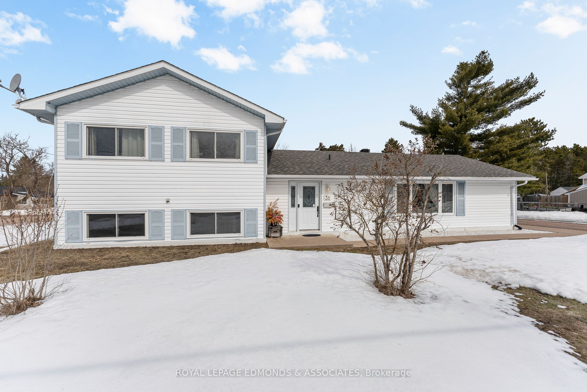 31 Silke Drive, Petawawa, ON K8H 2L3 photo 4