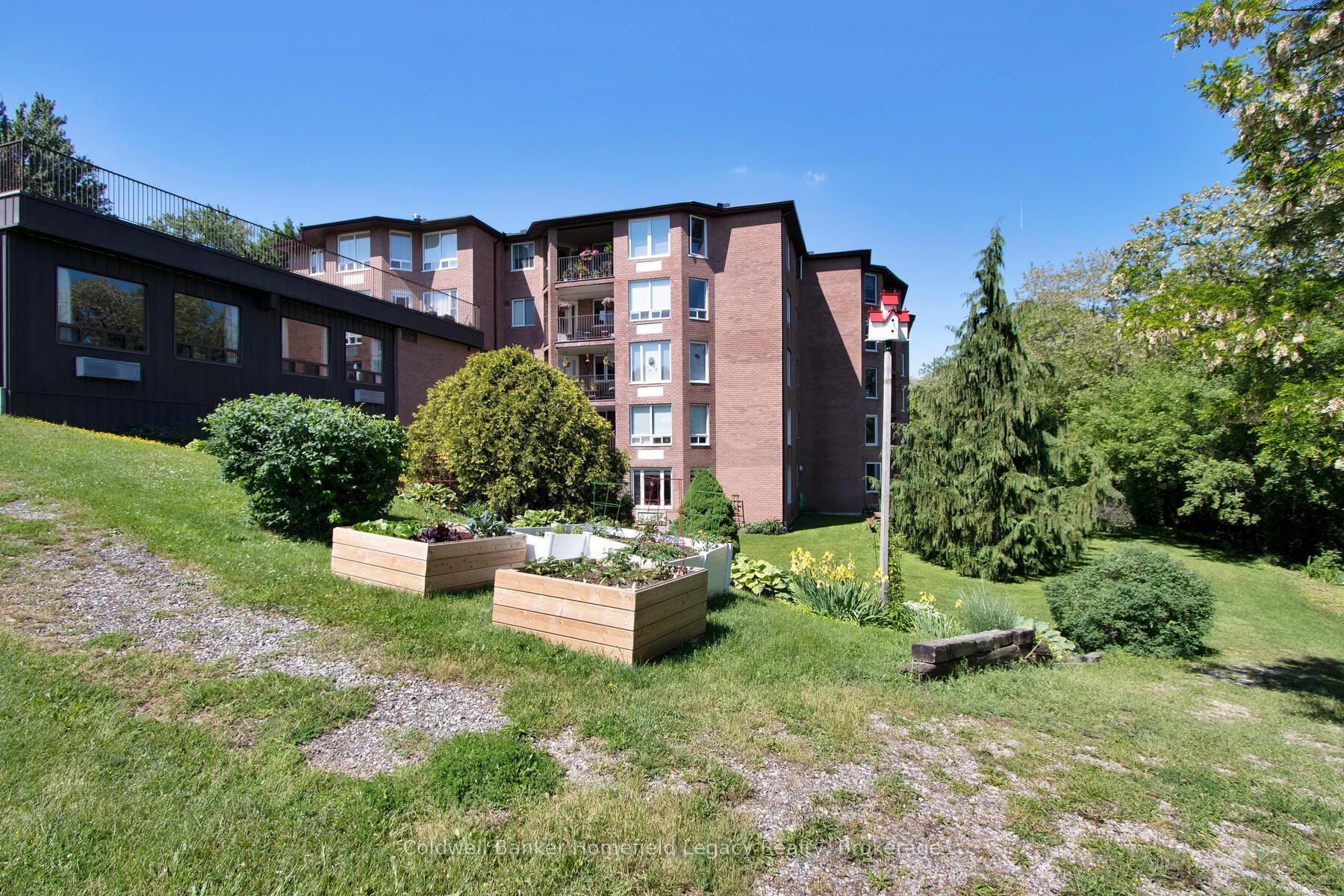 22 St Andrew Street N 502, St. Marys, ON N4X 1C5 photo 2