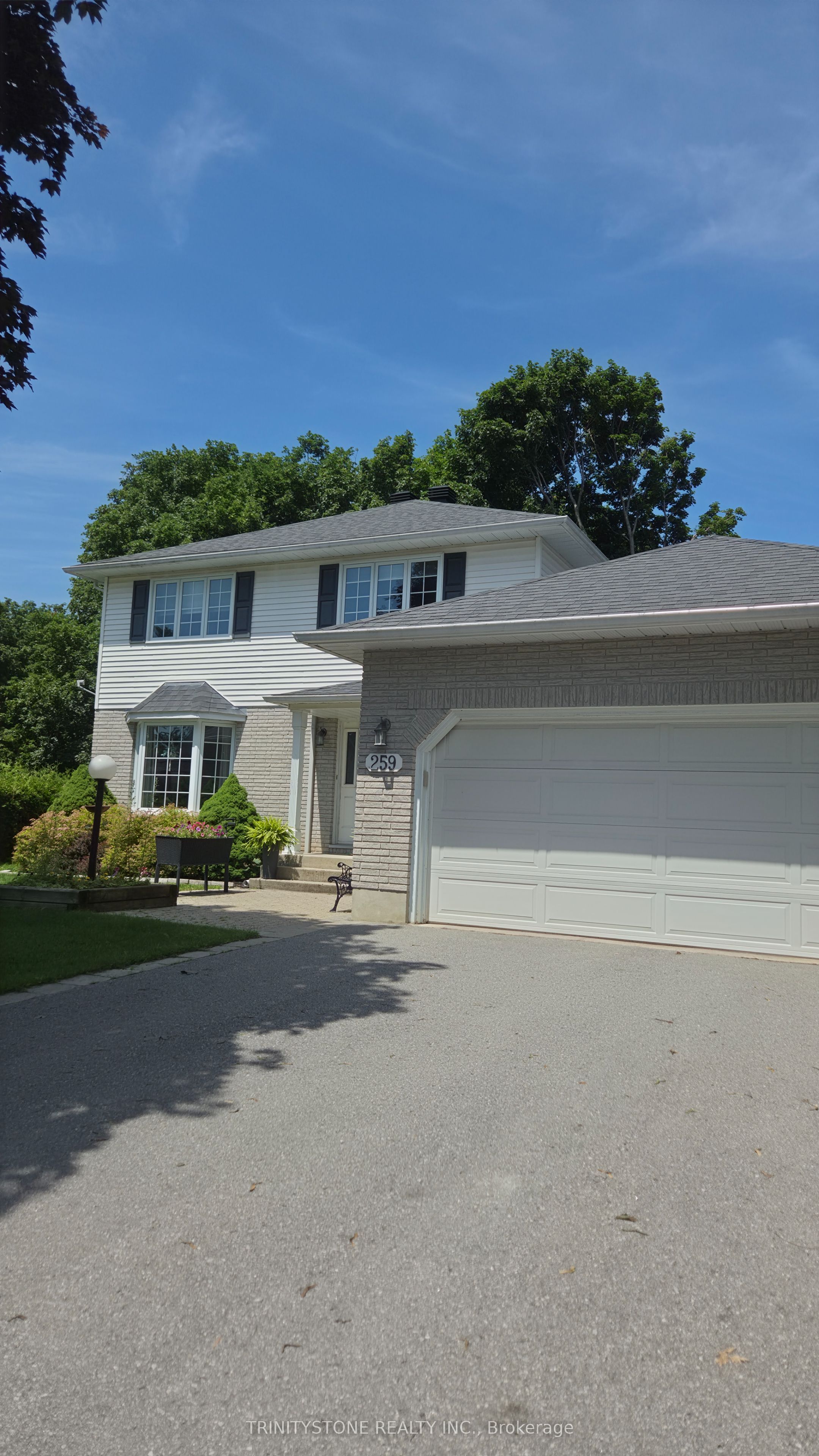 259 Lake Avenue E, Carleton Place, ON K7C 1J4 photo 2