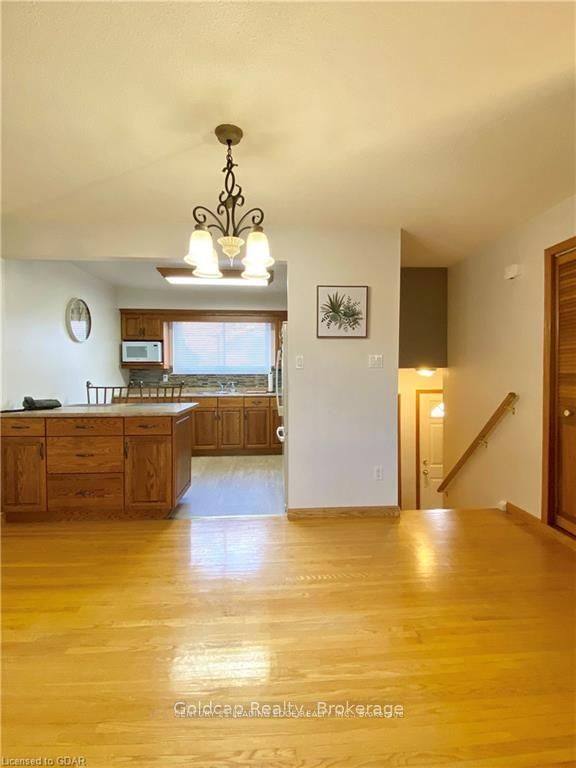 201 SILVERCREEK Parkway N 13, Guelph, ON N1H 3T4 photo 4