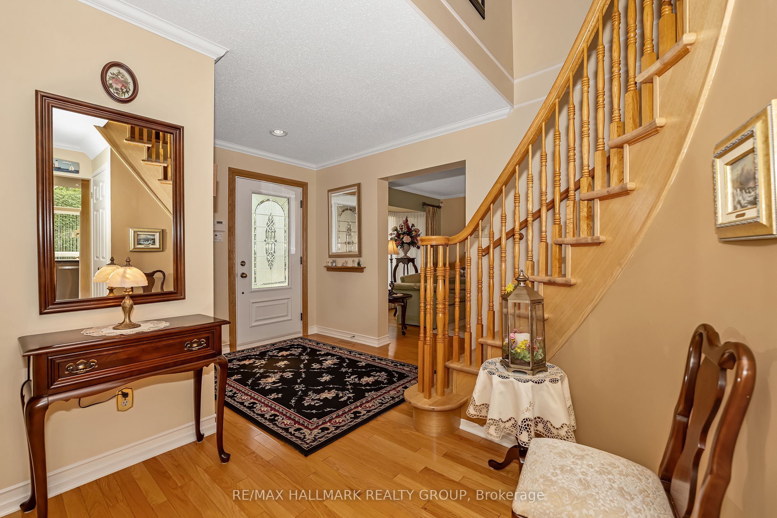 6586 Morningview Street, Orleans - Convent Glen and Area, ON K1C 6N9 photo 5