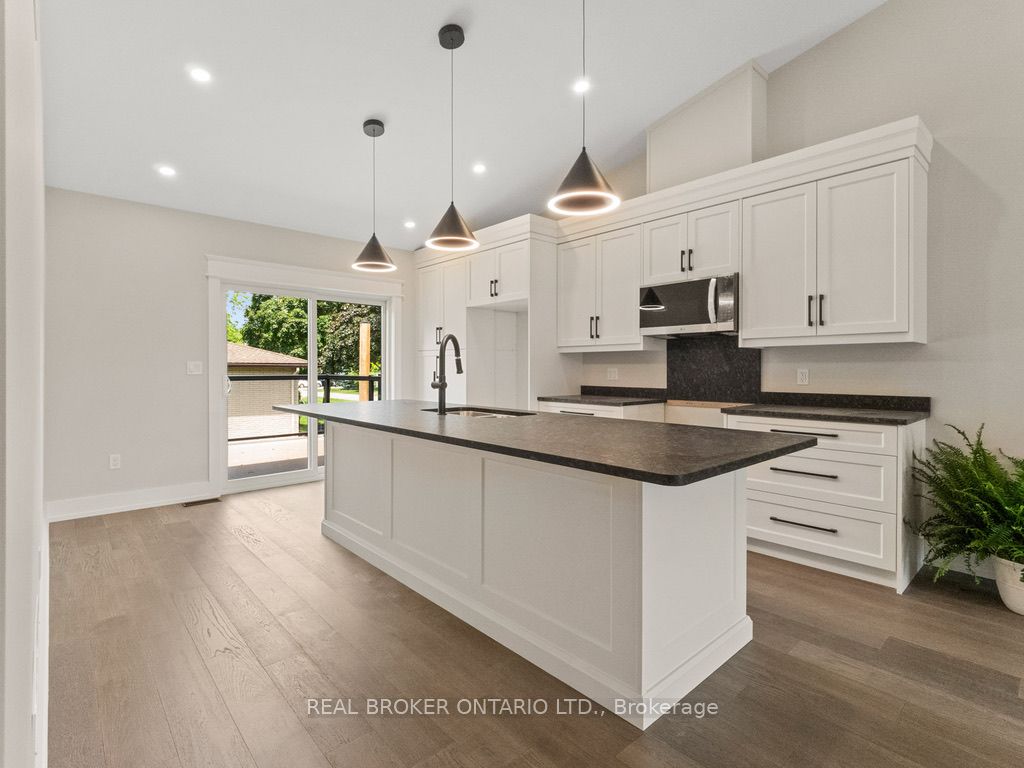 44 Topham Boulevard, Welland, ON L3C 3G2 photo 4