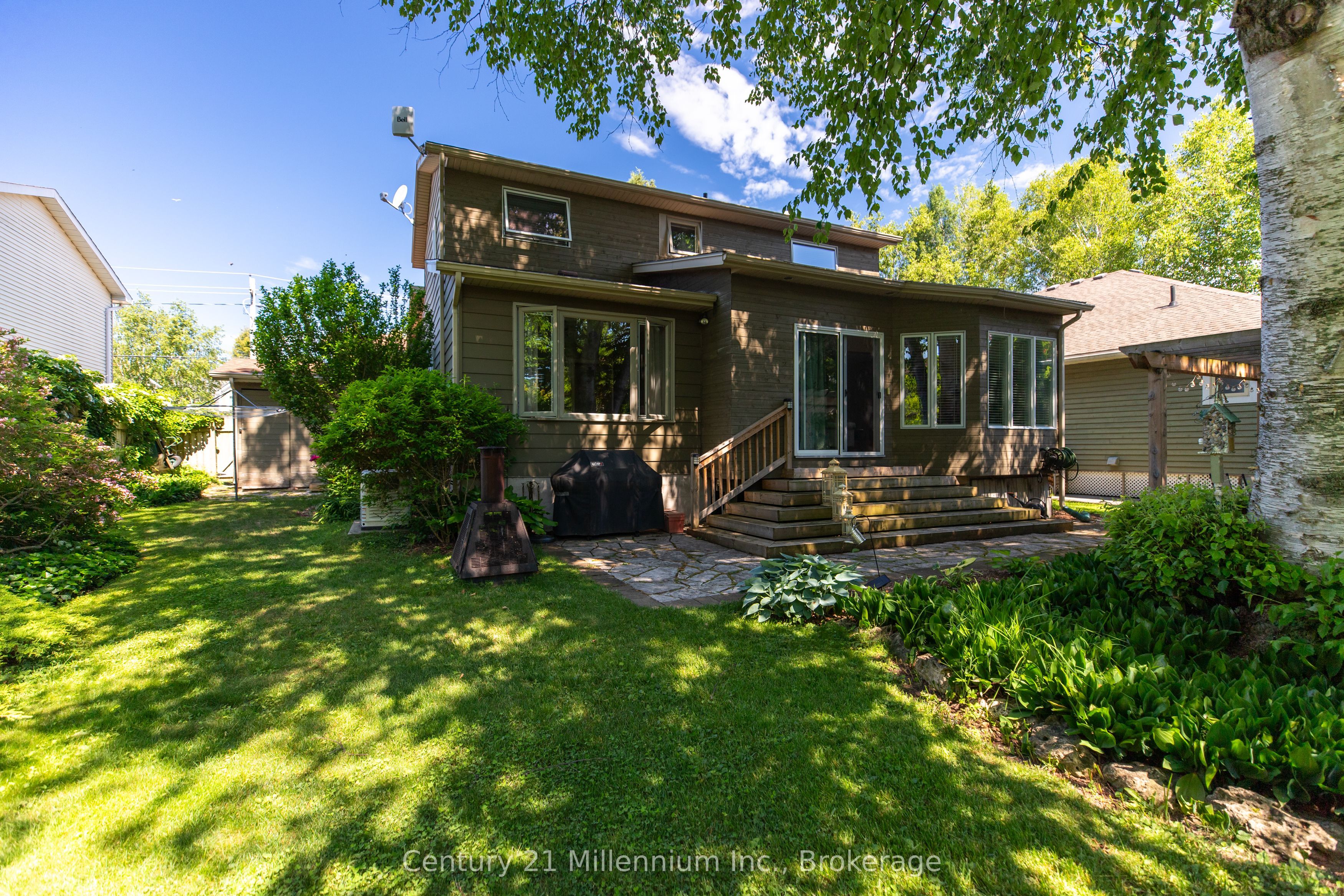 294 Albert Street S, Saugeen Shores, ON N0H 2L0 photo 2