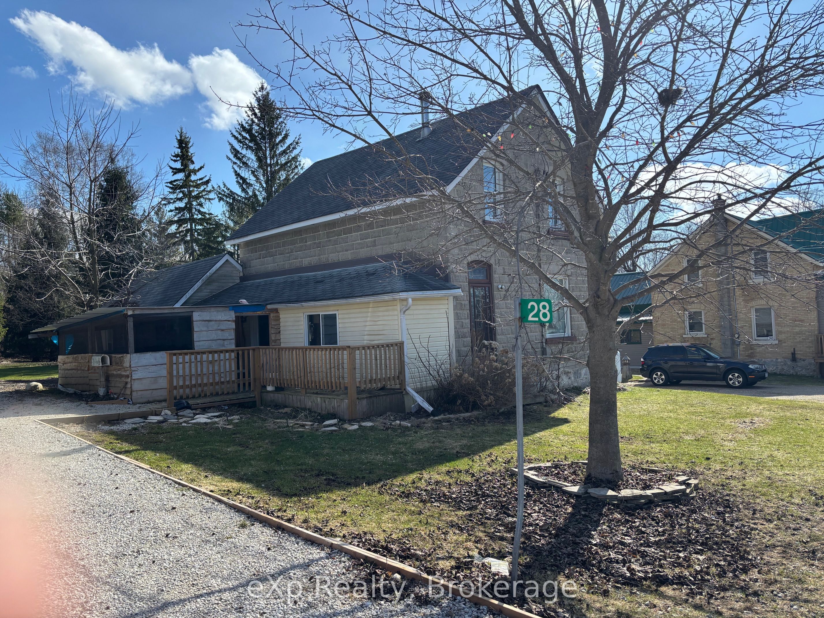 28 Queen Street W, Brockton, ON N0G 1S0 photo 2