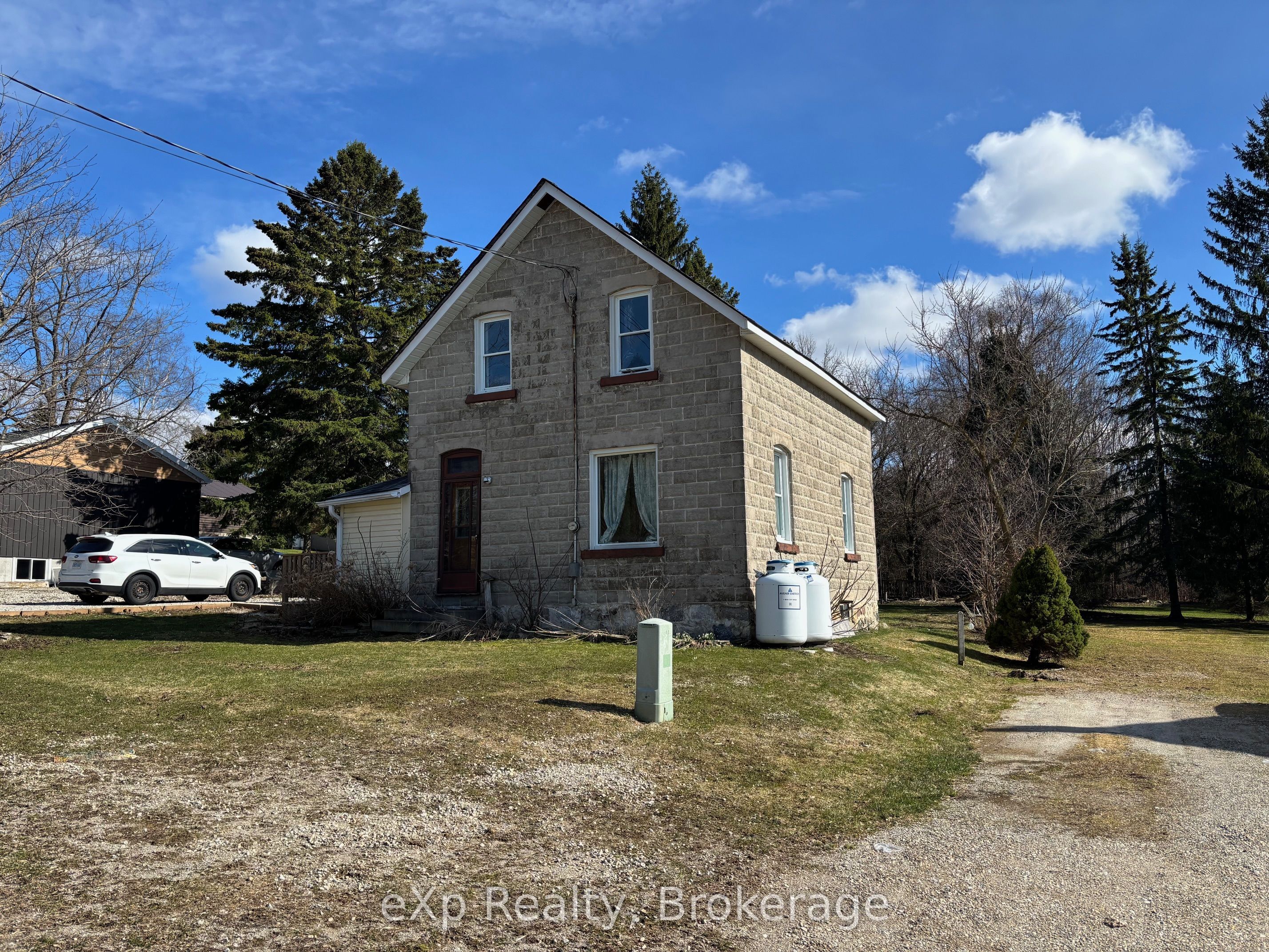 28 Queen Street W, Brockton, ON N0G 1S0 photo 4