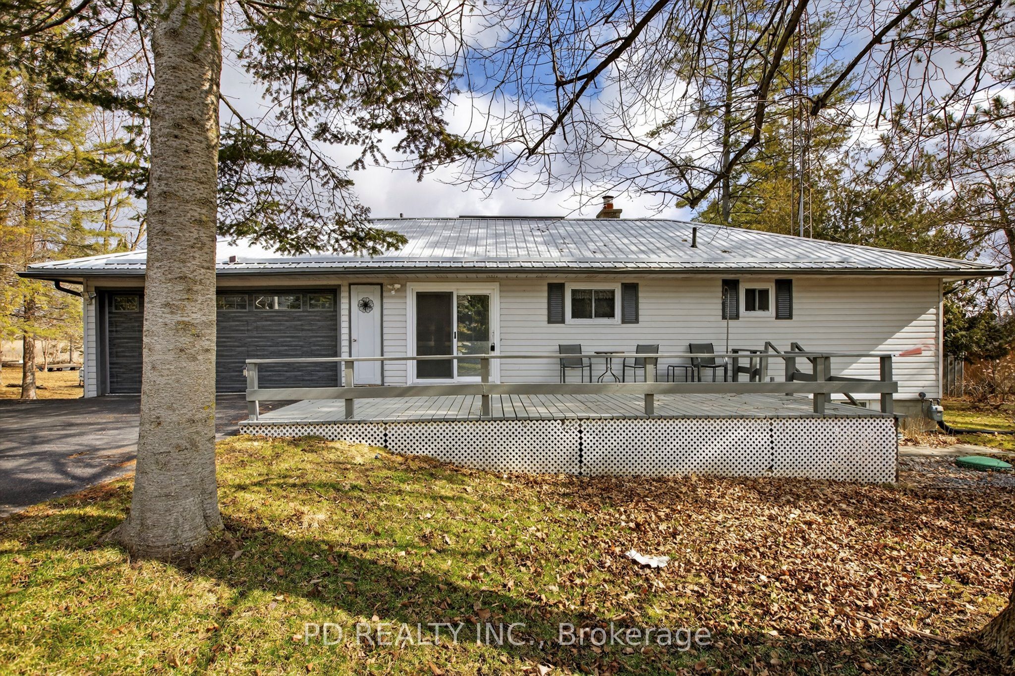 200 Charlore Park Drive, Kawartha Lakes, ON K0L 2W0 photo 2