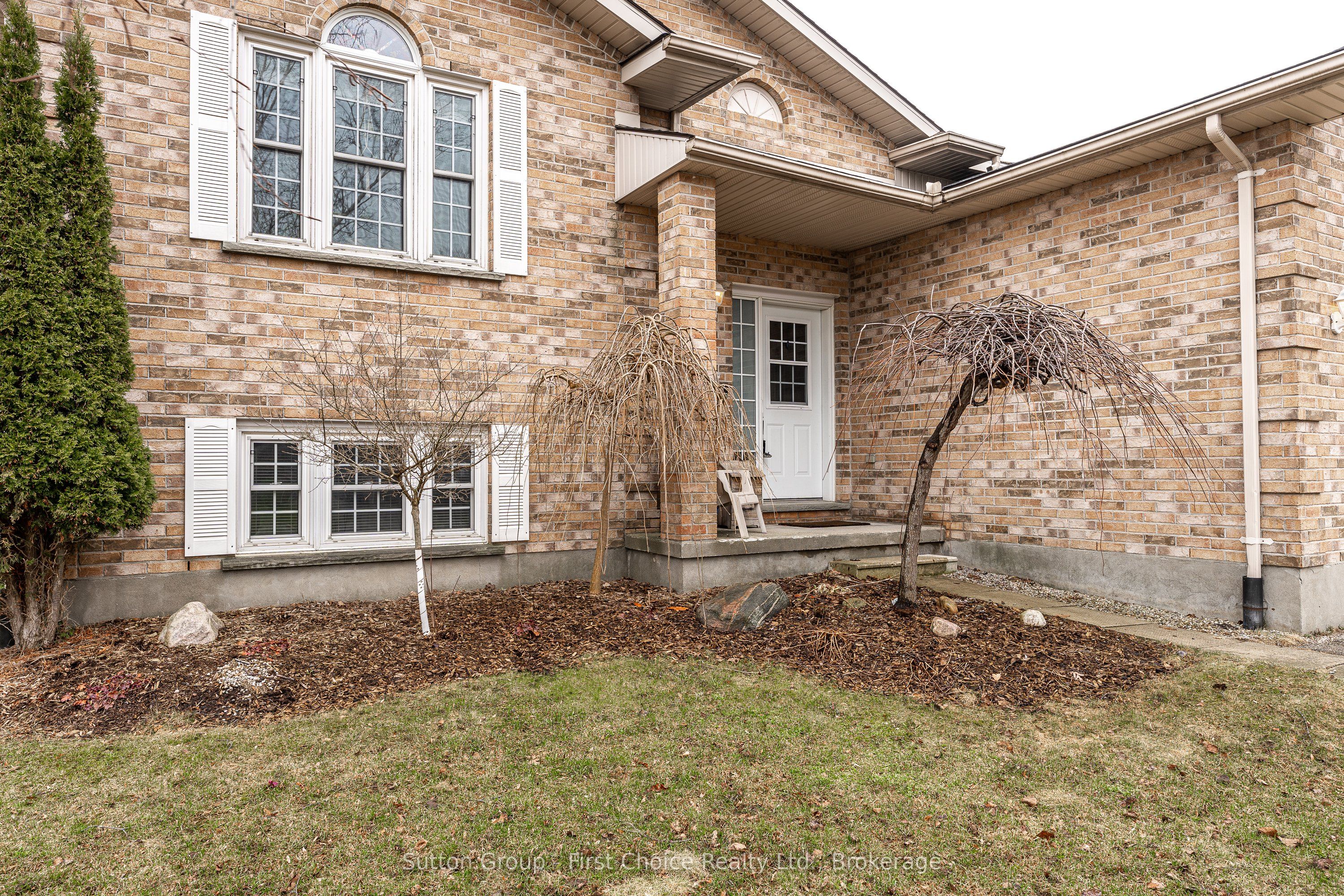 27 Mcqueen Court, Stratford, ON N4Z 1H5 photo 2