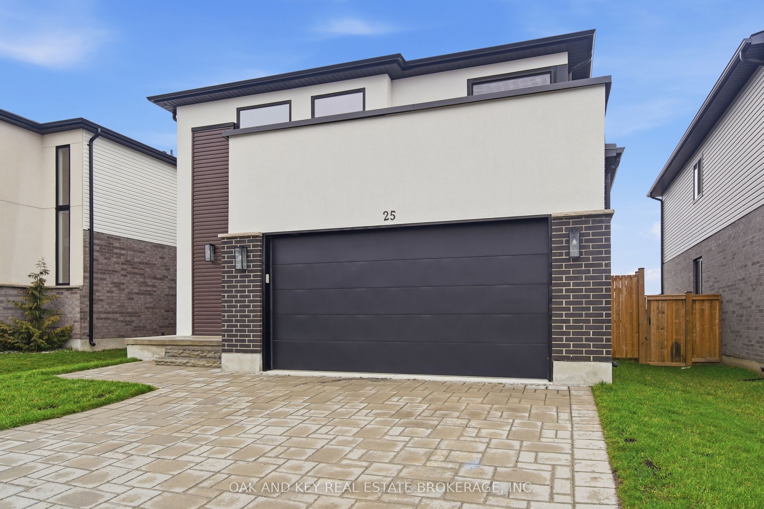 25 Alexander Circle, Strathroy-Caradoc, ON N7G 0B4 photo 3