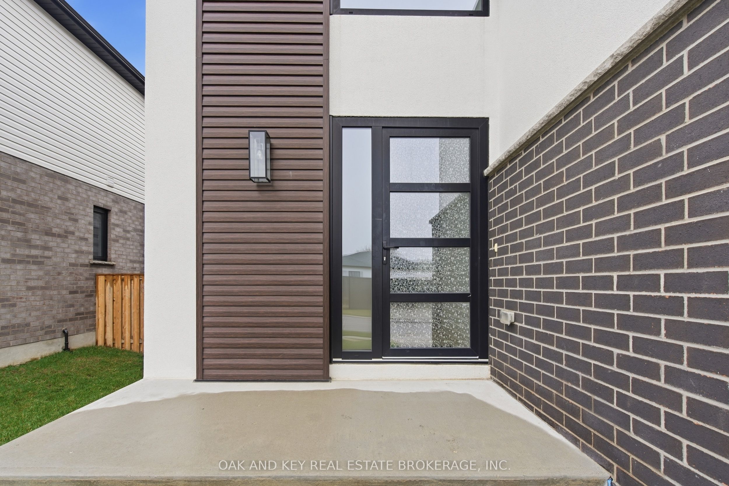 25 Alexander Circle, Strathroy-Caradoc, ON N7G 0B4 photo 5