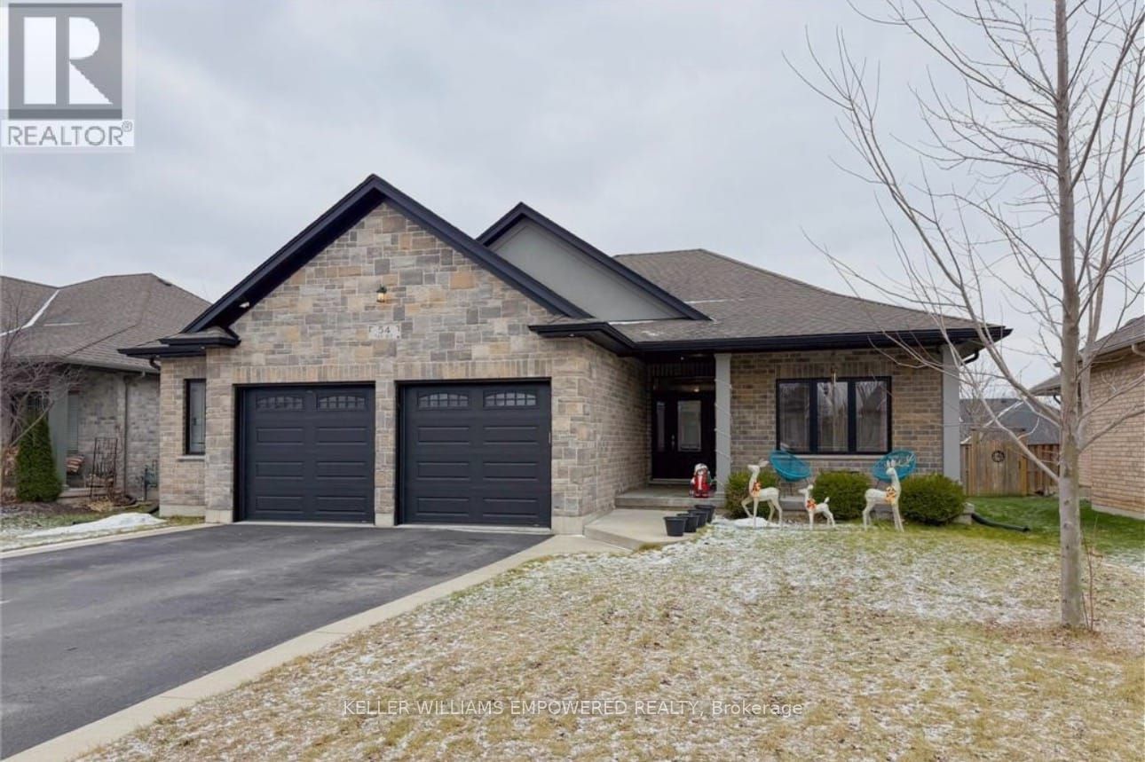 54 Tan Avenue, Norfolk, ON N0E 1Y0