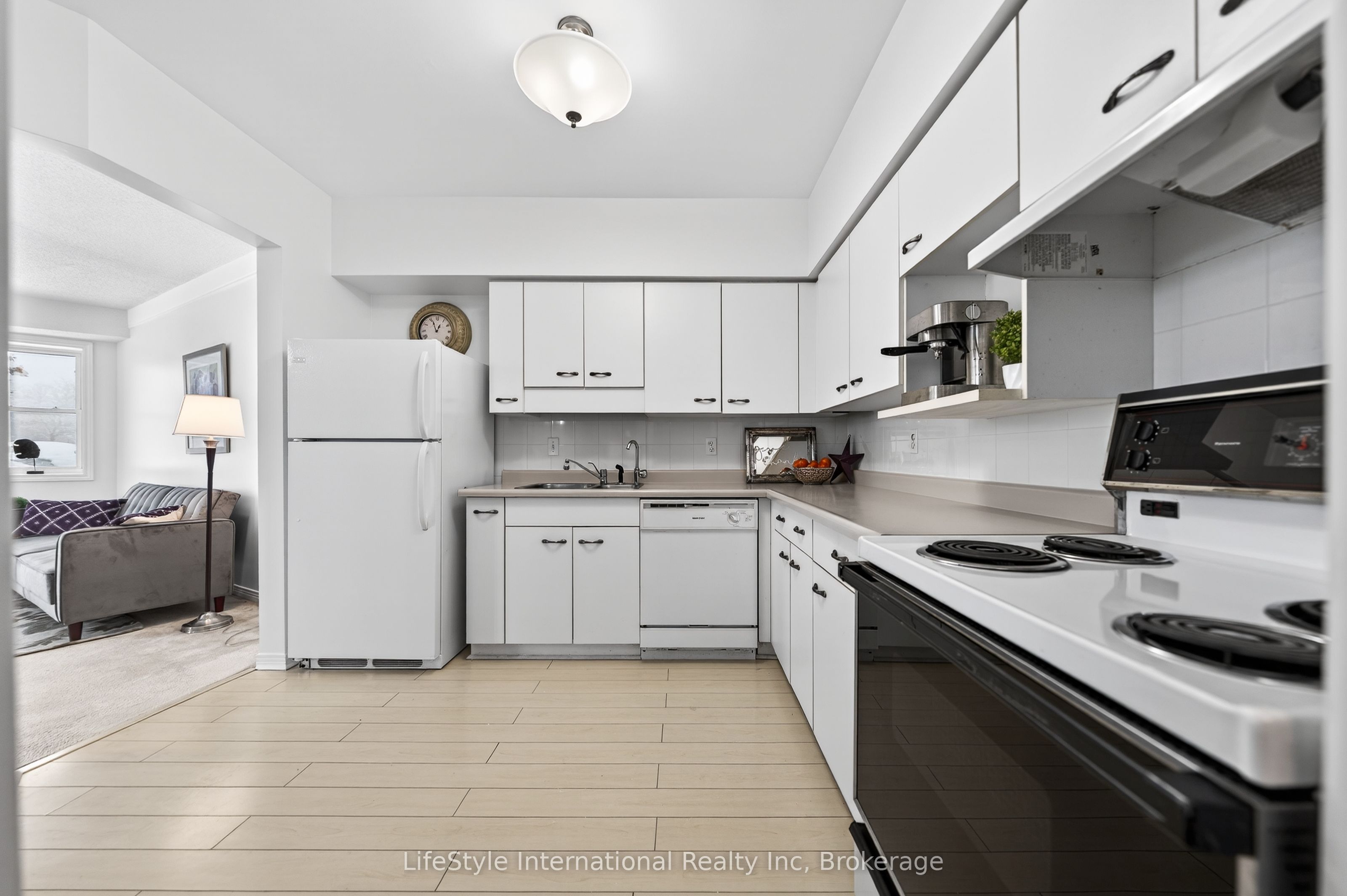 208 Silvercreek Parkway N 103, Guelph, ON N1H 8H2 photo 4