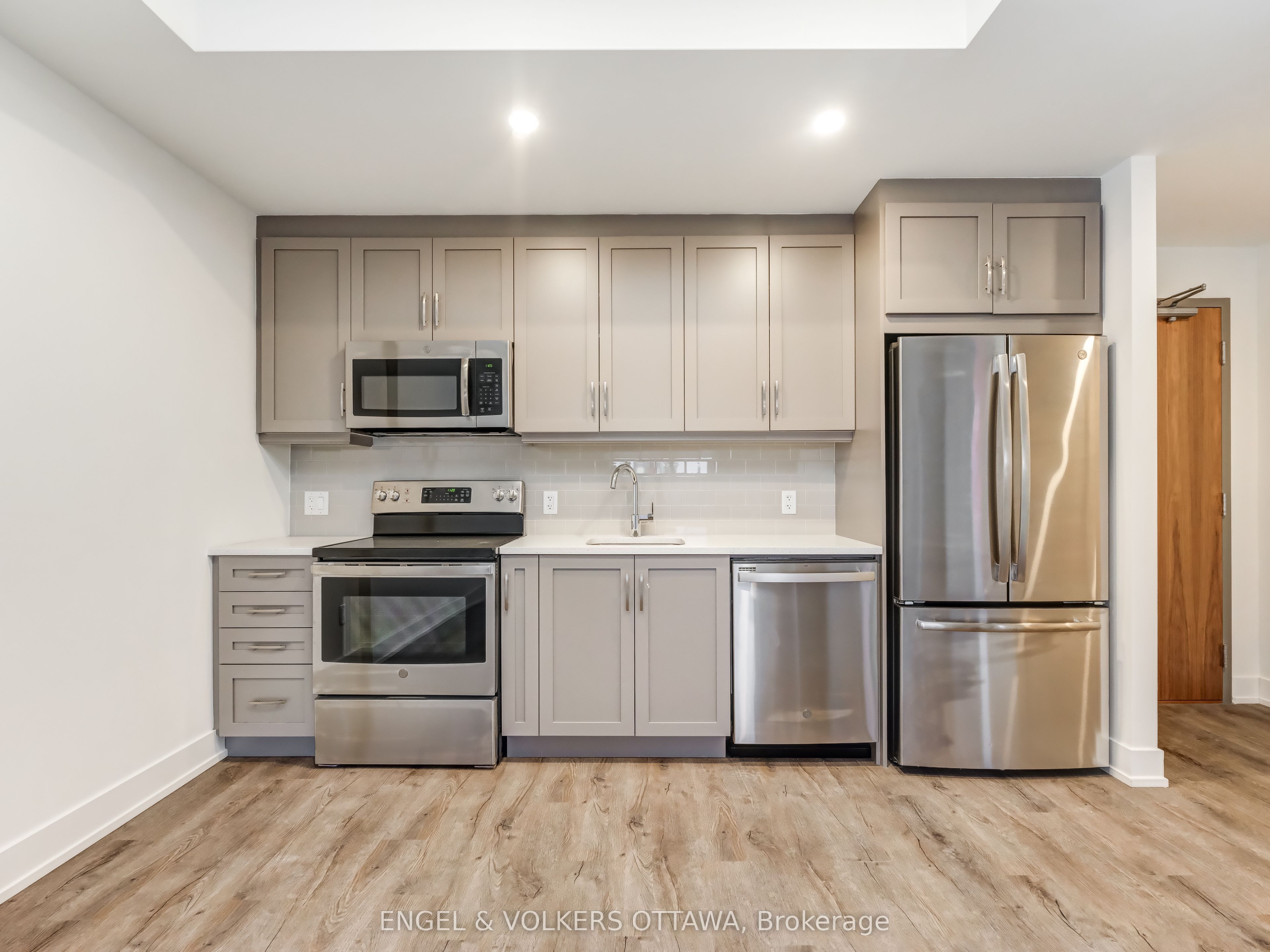 280 Crichton Street 302, New Edinburgh - Lindenlea, ON K1M 1W4 photo 2