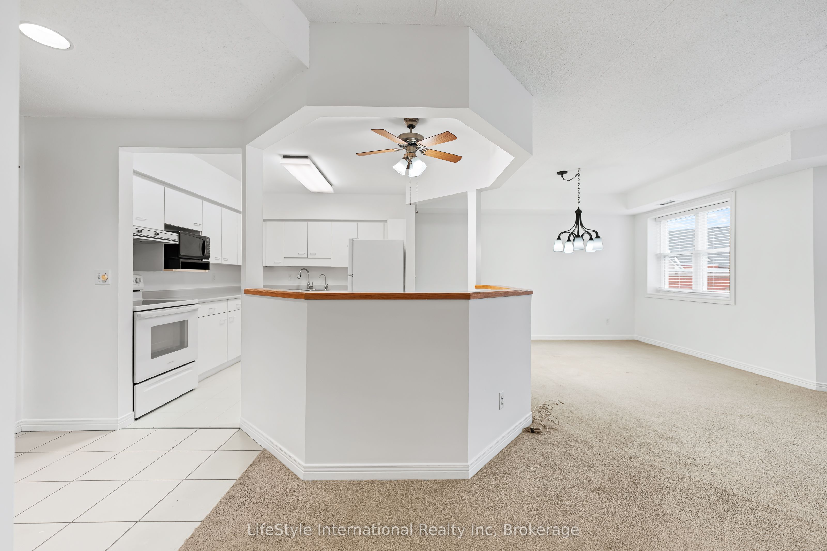 208 Silvercreek Parkway N 205, Guelph, ON N1H 8H2 photo 5