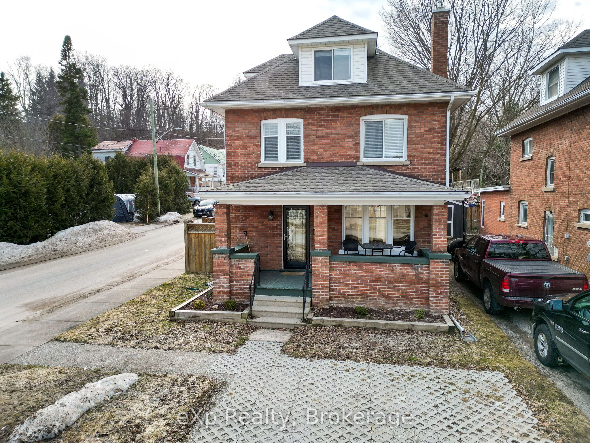 1144 4th Avenue W, Owen Sound, ON N4K 4W4 photo 2