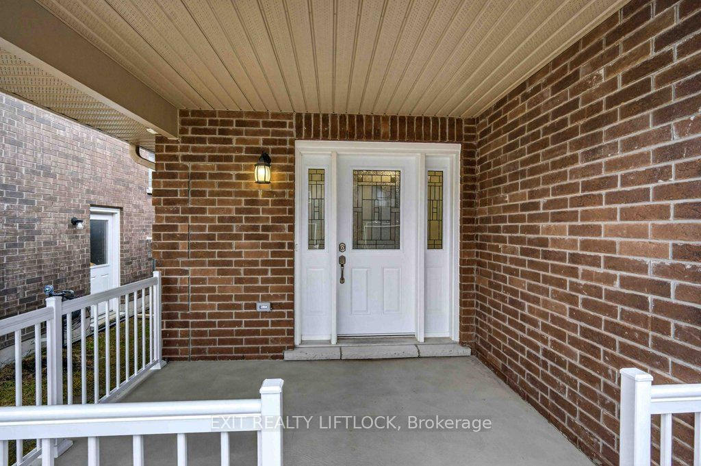 320 Mullighan Gardens, Peterborough, ON K9K 0H2 photo 2