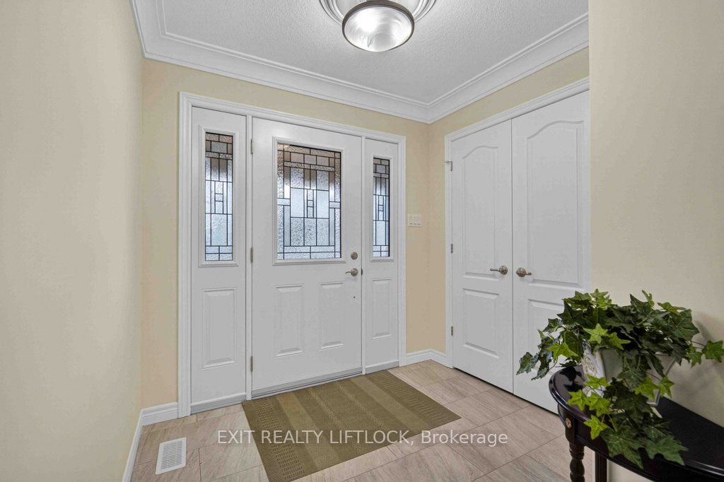 320 Mullighan Gardens, Peterborough, ON K9K 0H2 photo 3