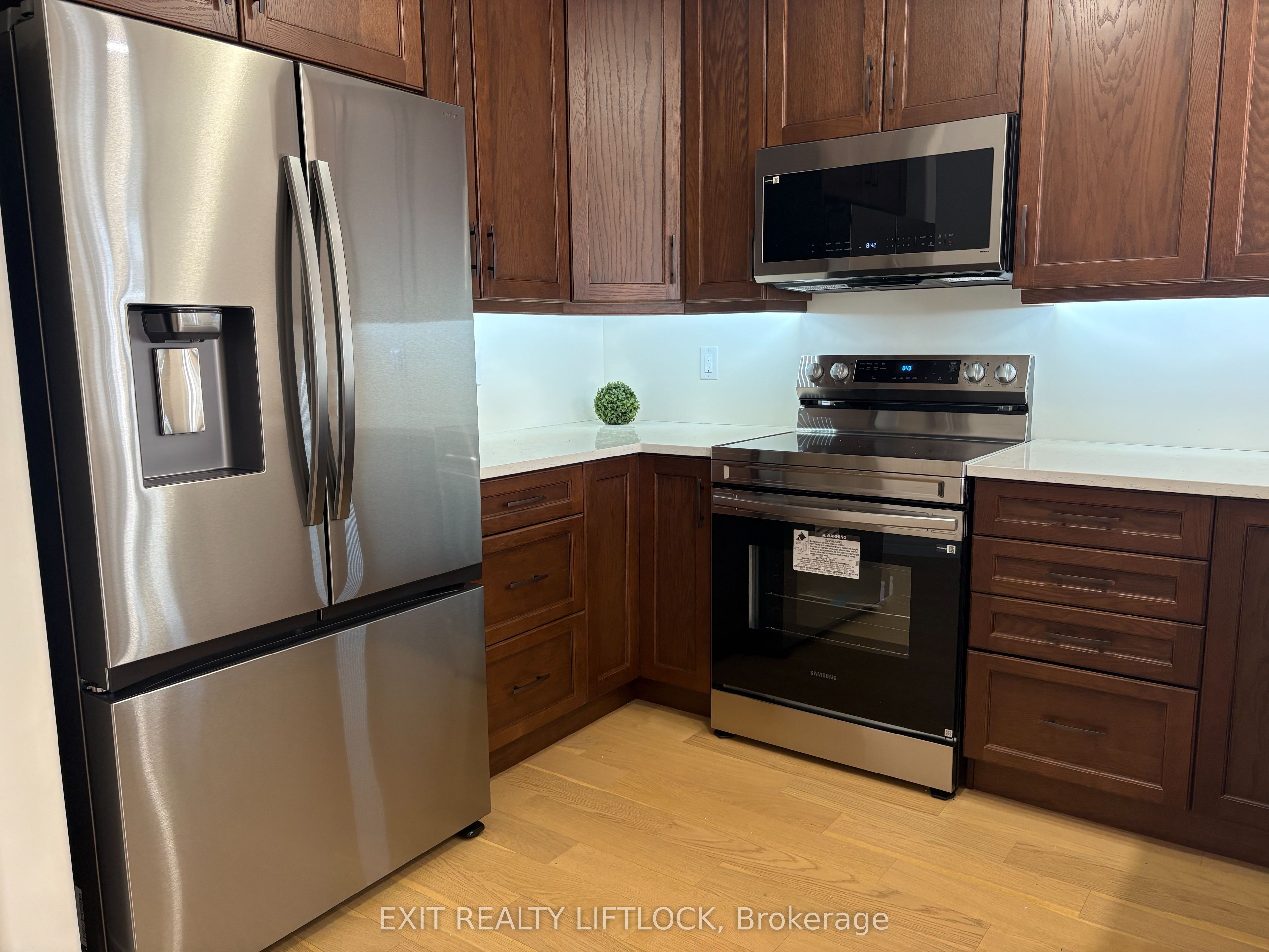 320 Mullighan Gardens, Peterborough, ON K9K 0H2 photo 4