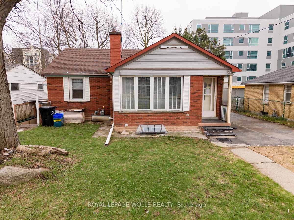 291 Albert Street, Waterloo, ON N2L 3T9